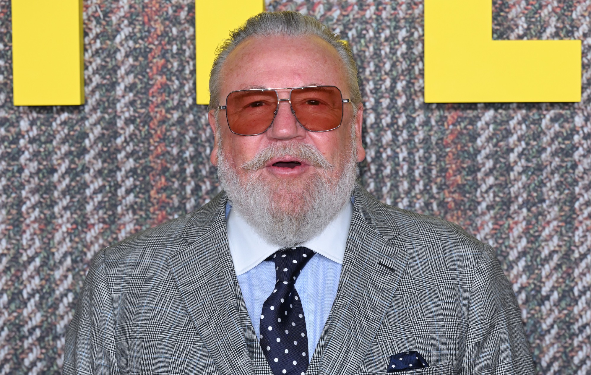 Ray Winstone fue detenido una vez por pelearse con un hombre en moto