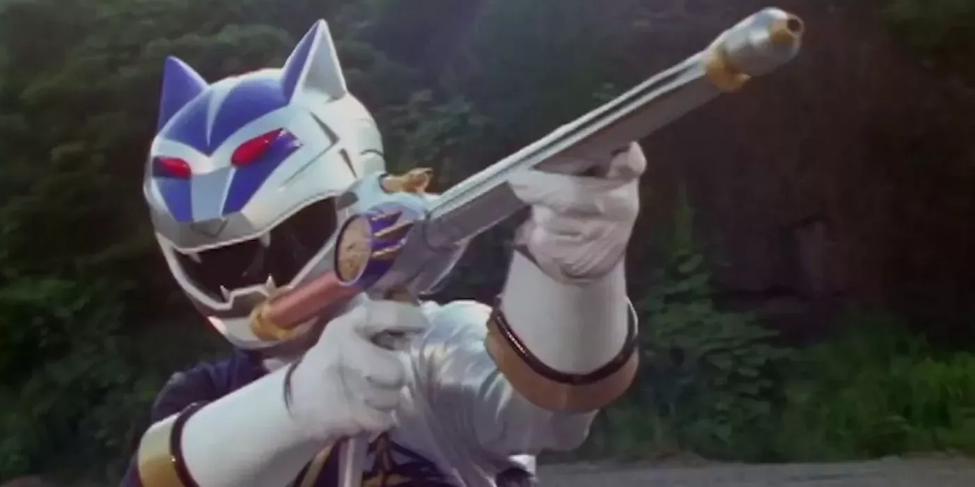 The Lunar Wolf Ranger, Merrick, uses the Lunar Cue in blaster form - Power Rangers Wild Force