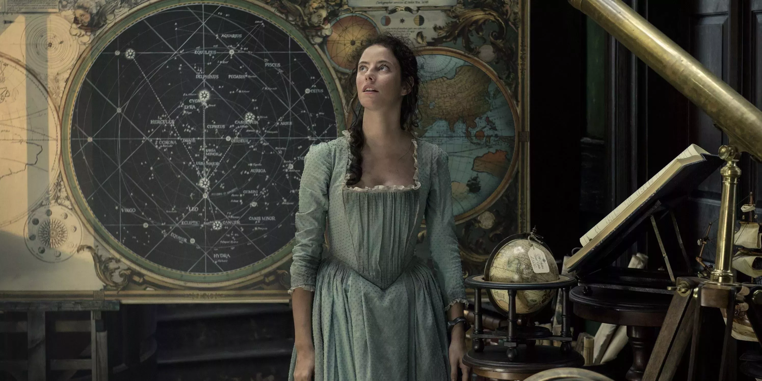 Kaya Scodelario plays Carina Smyth in Pirates of the Caribbean Dead Men Tell no Tales