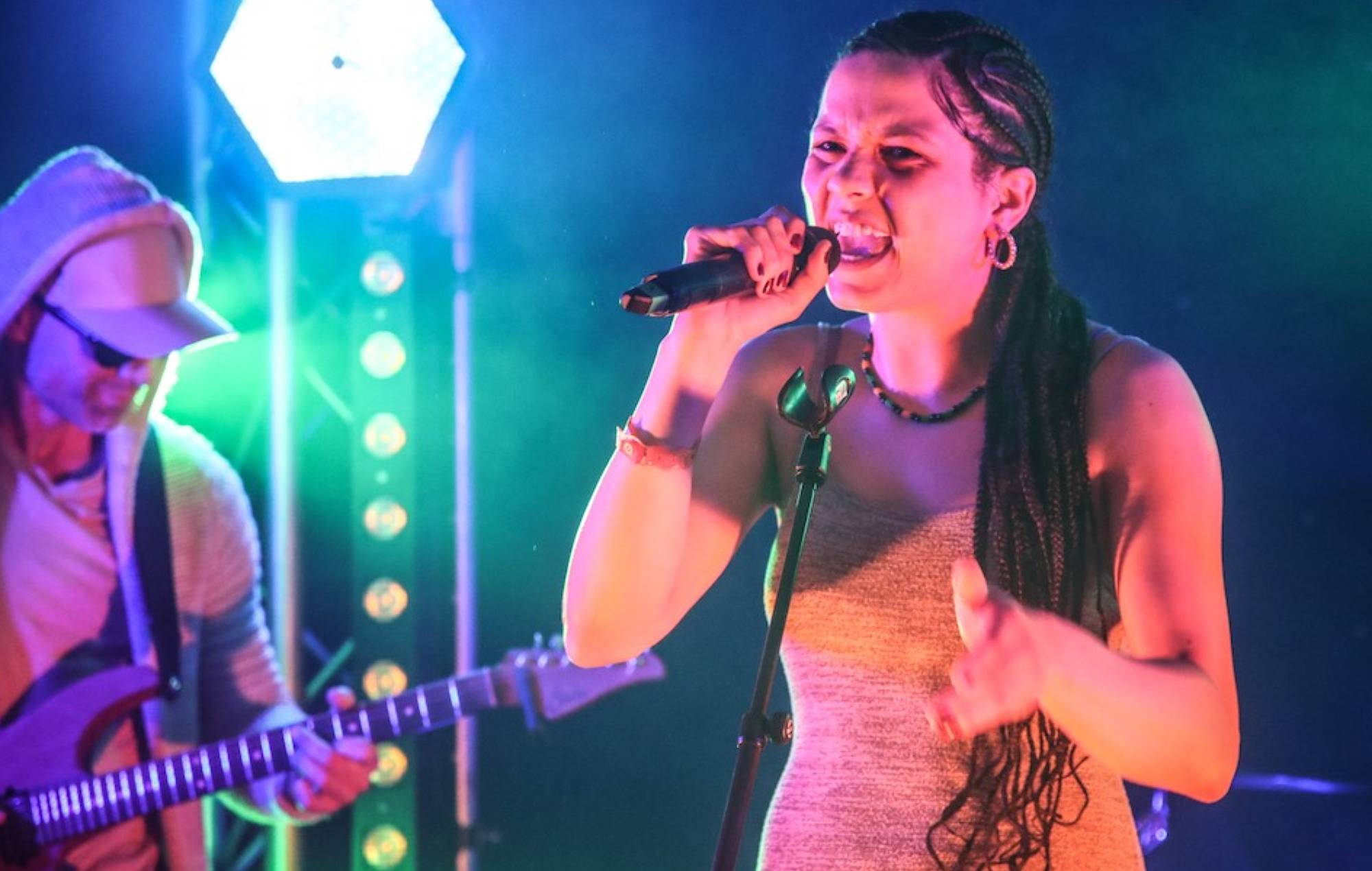 Conoce a JayaHadADream, los ganadores del Concurso de Talentos Emergentes de Glastonbury 2024