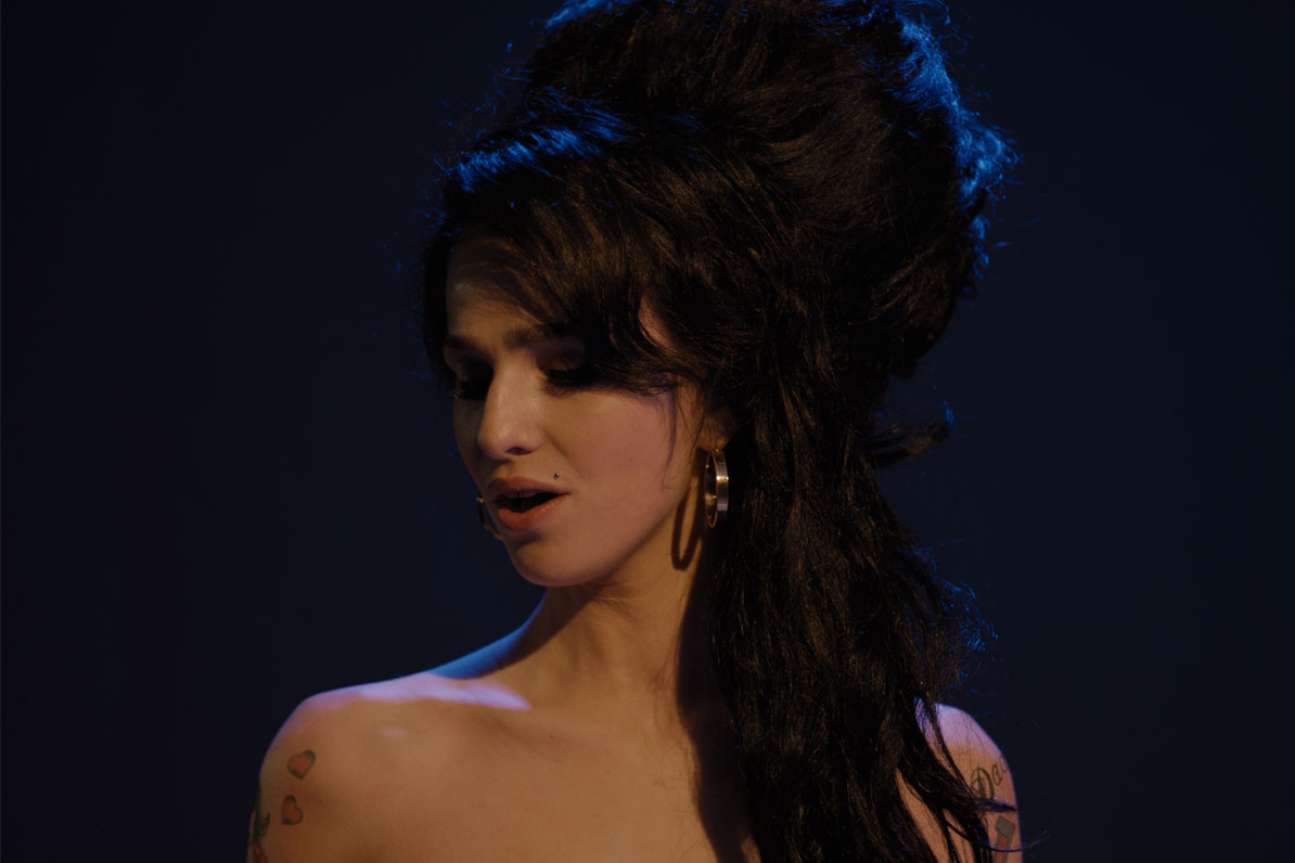 

	
		Crítica de "Back to Black": Marisa Abela clava a Amy Winehouse en cada mirada, estado de ánimo y nota en un biopic a la vez franco y prohibitivo
	
	
