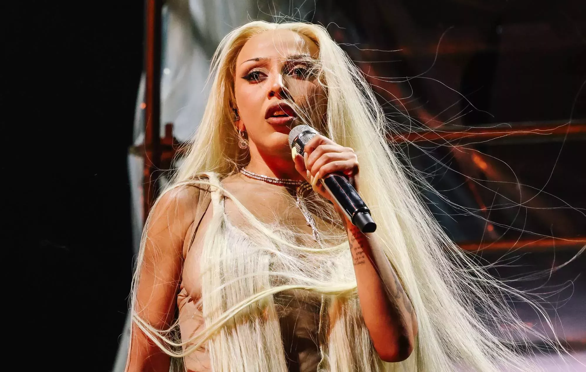 Doja Cat dice a sus fans que 