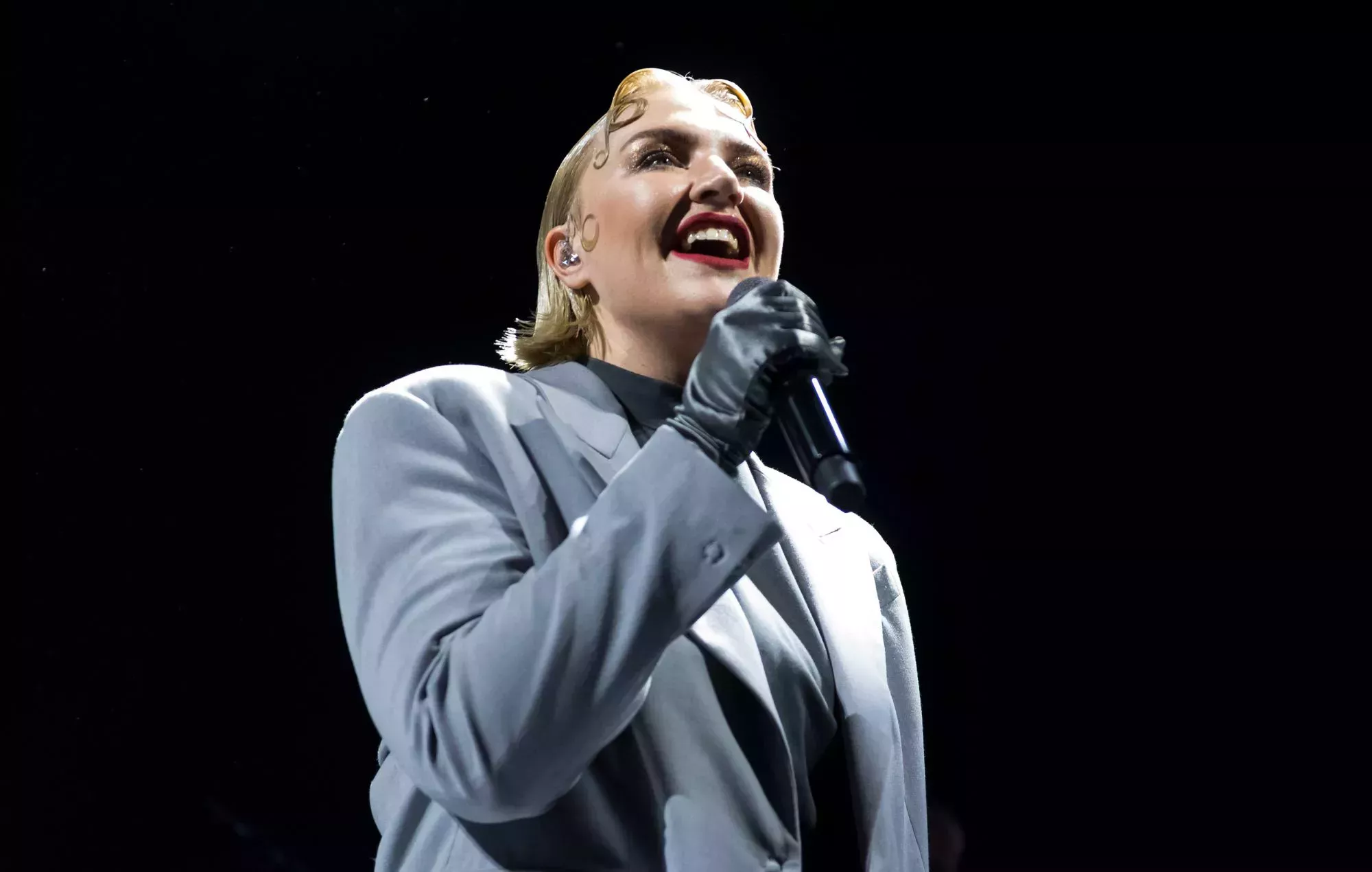 Echa un vistazo a la versión inspirada en el baile de Self Esteem de