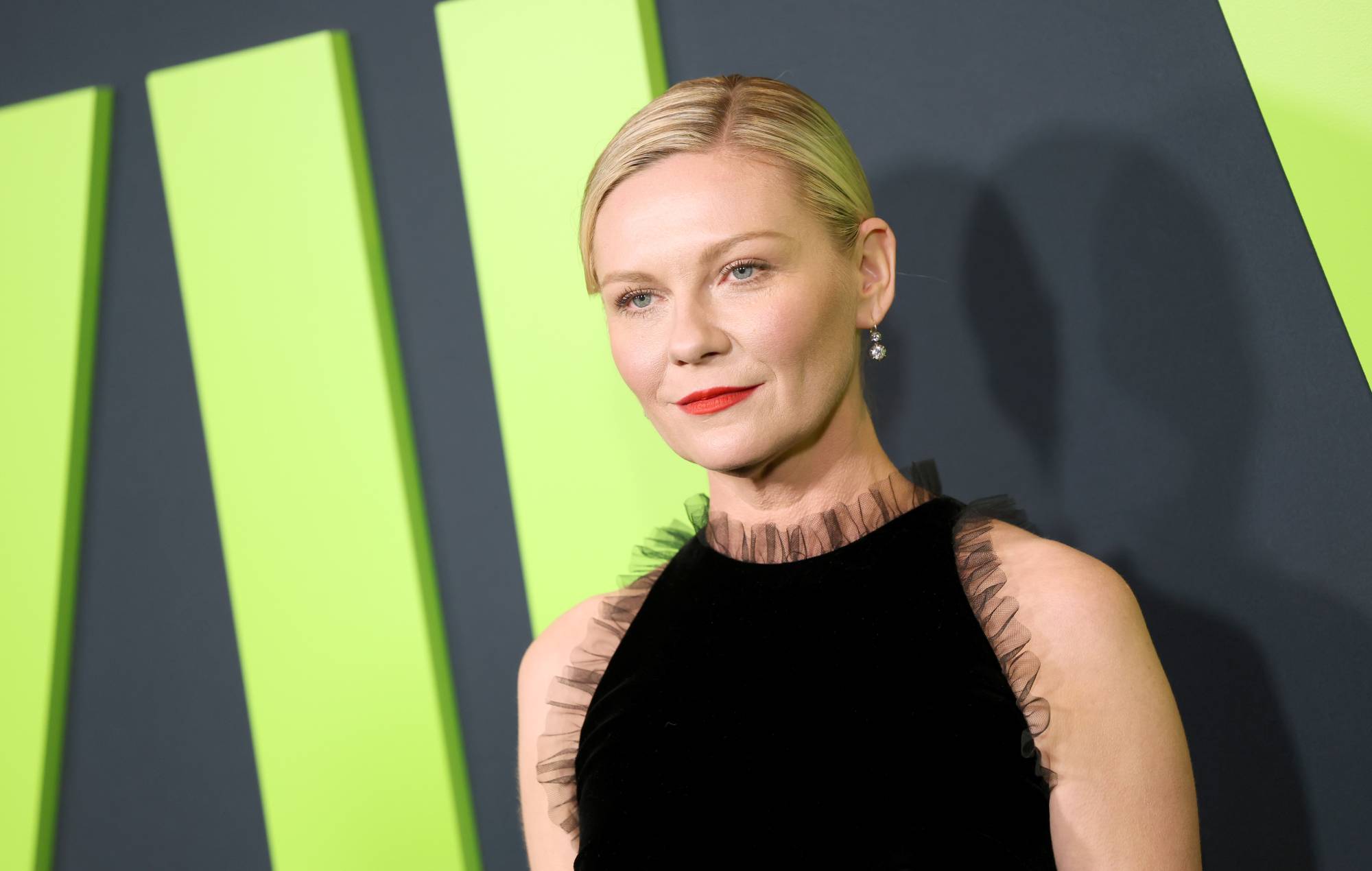 Kirsten Dunst se sintió "miserable" rodando el icónico beso al revés en 'Spider-Man'