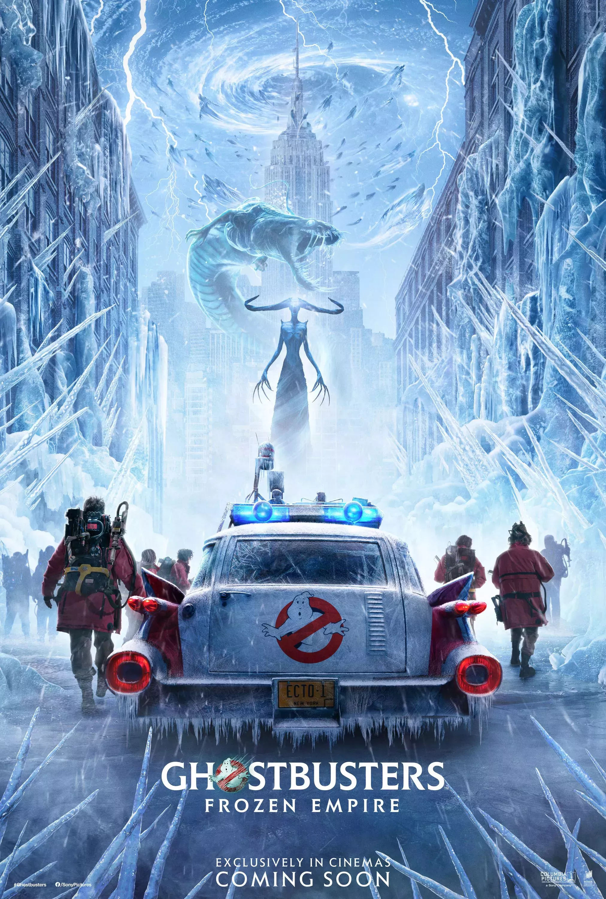  Carrie Coon, Mckenna Grace, Annie Potts in Ghostbusters Frozen Empire 2024 New Film Poster