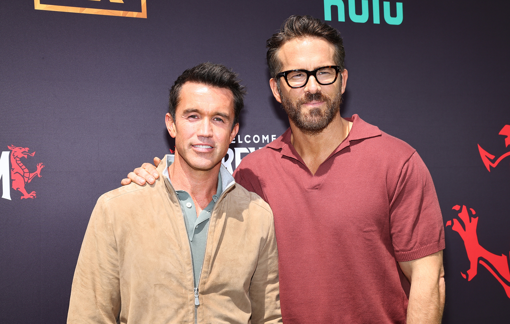 Ryan Reynolds gasta una broma a Rob McElhenney con un regalo de cumpleaños inspirado en Titanic