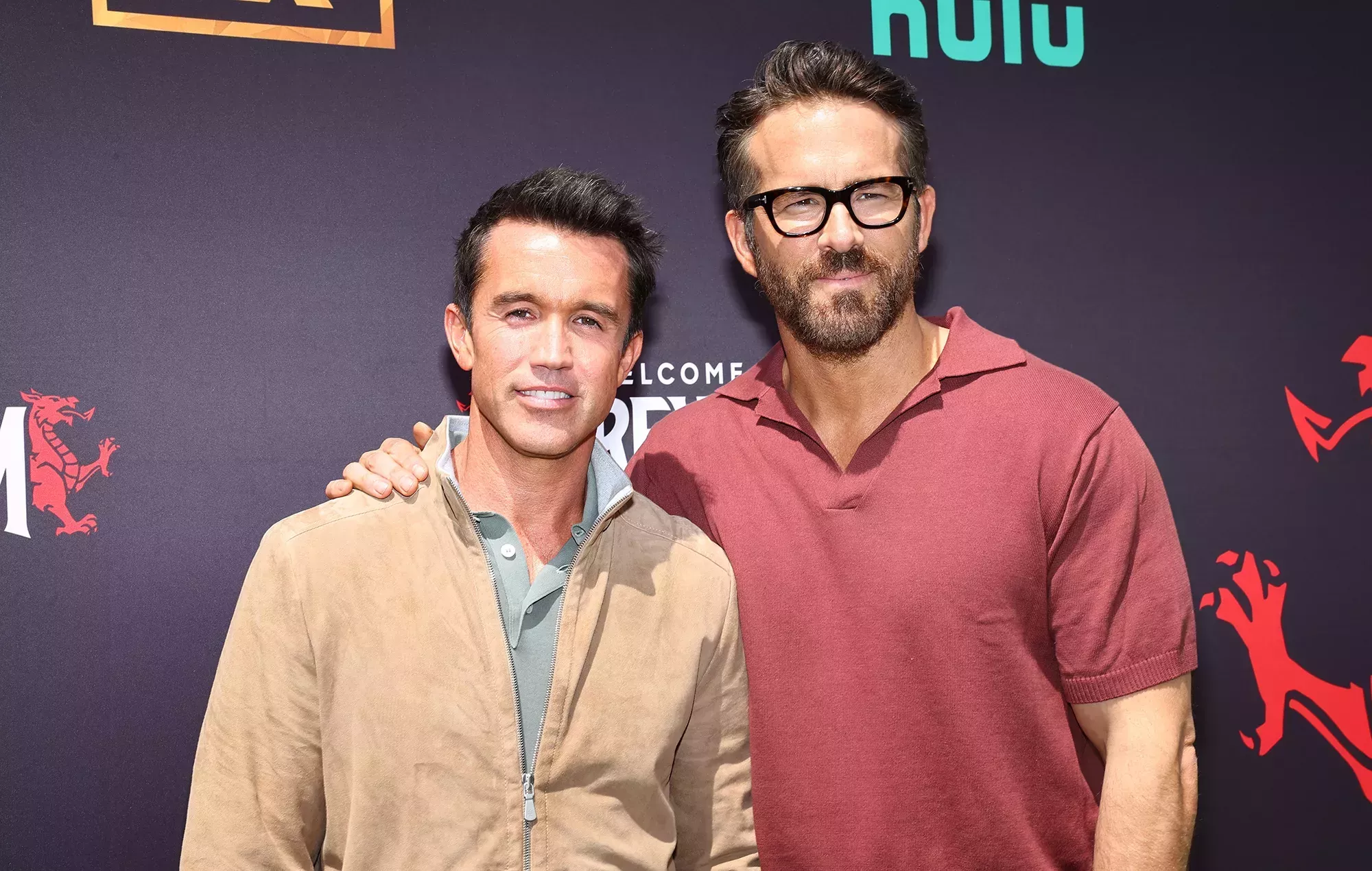 Ryan Reynolds gasta una broma a Rob McElhenney con un regalo de cumpleaños inspirado en Titanic