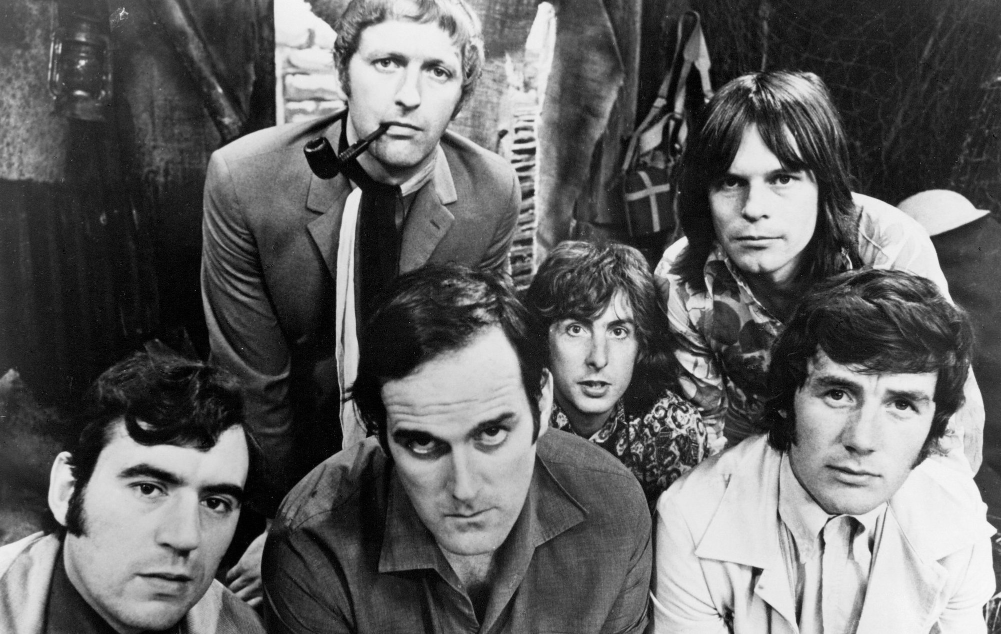 Terry Jones arrojó una máquina de escribir a John Cleese durante la pelea de los Monty Python, según Sir Michael Palin