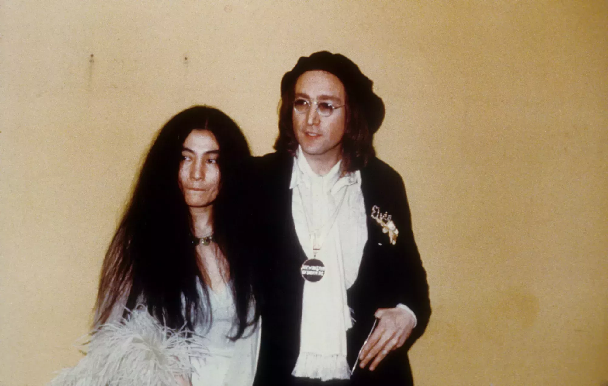 Un nuevo libro sobre los Beatles afirma que Yoko Ono enseñó a John Lennon a consumir heroína