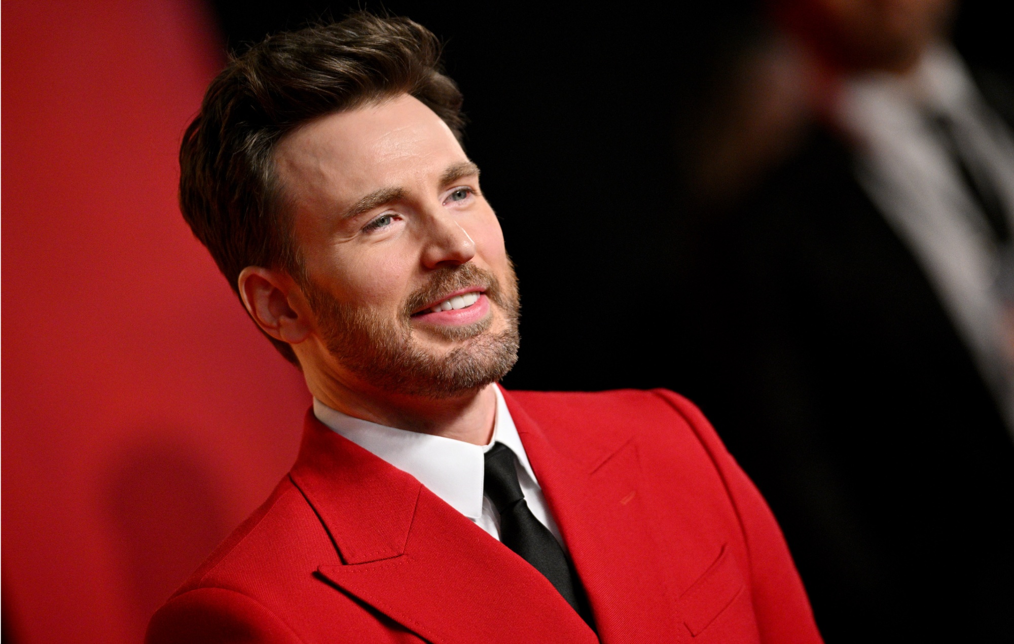 Chris Evans, criticado tras aclarar una "desinformación" sobre la foto de la "bomba"