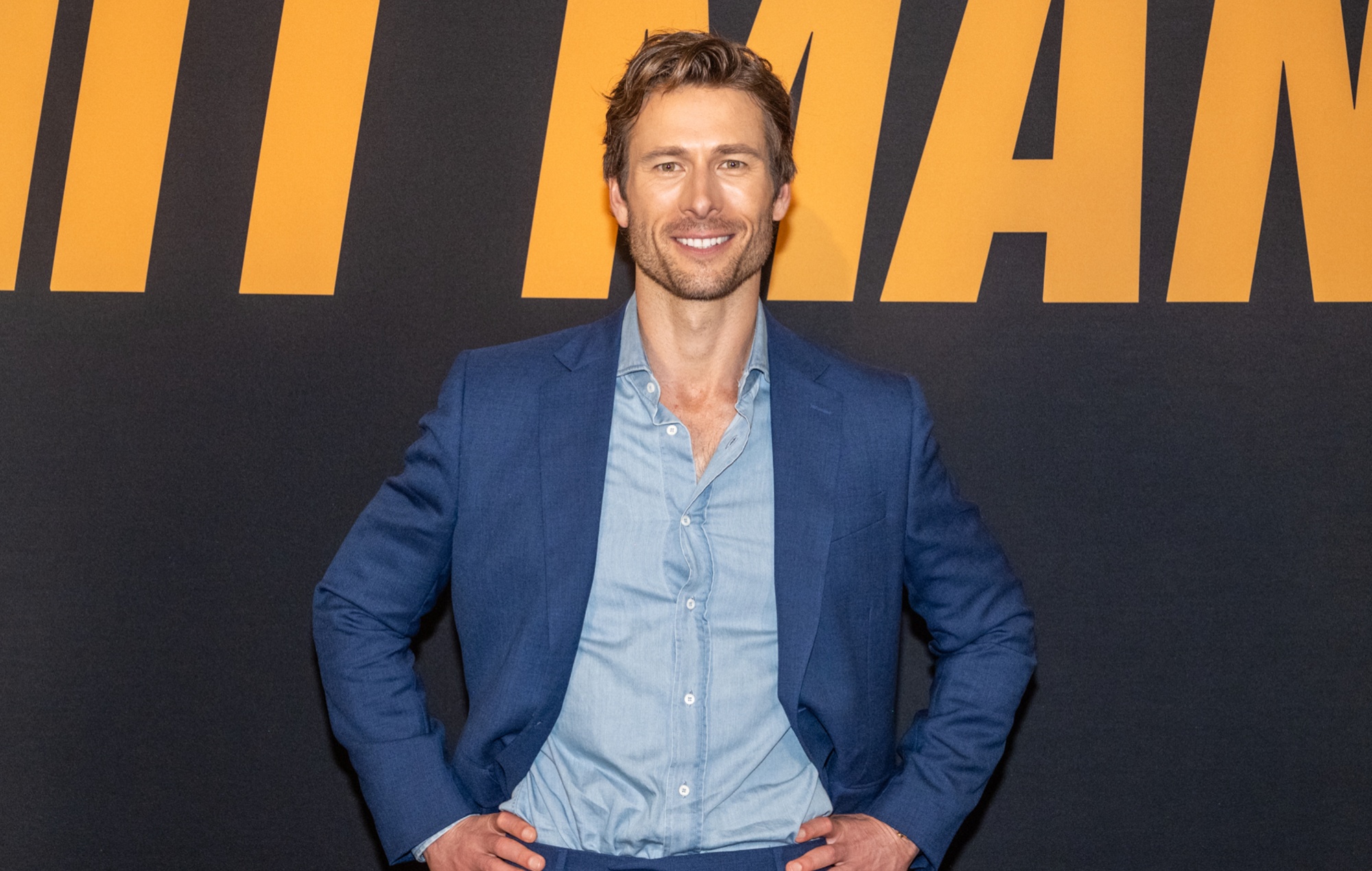 Glen Powell, "golpeado en la cara" en la fiesta de Cannes de 2014 porque el portero no le reconoció