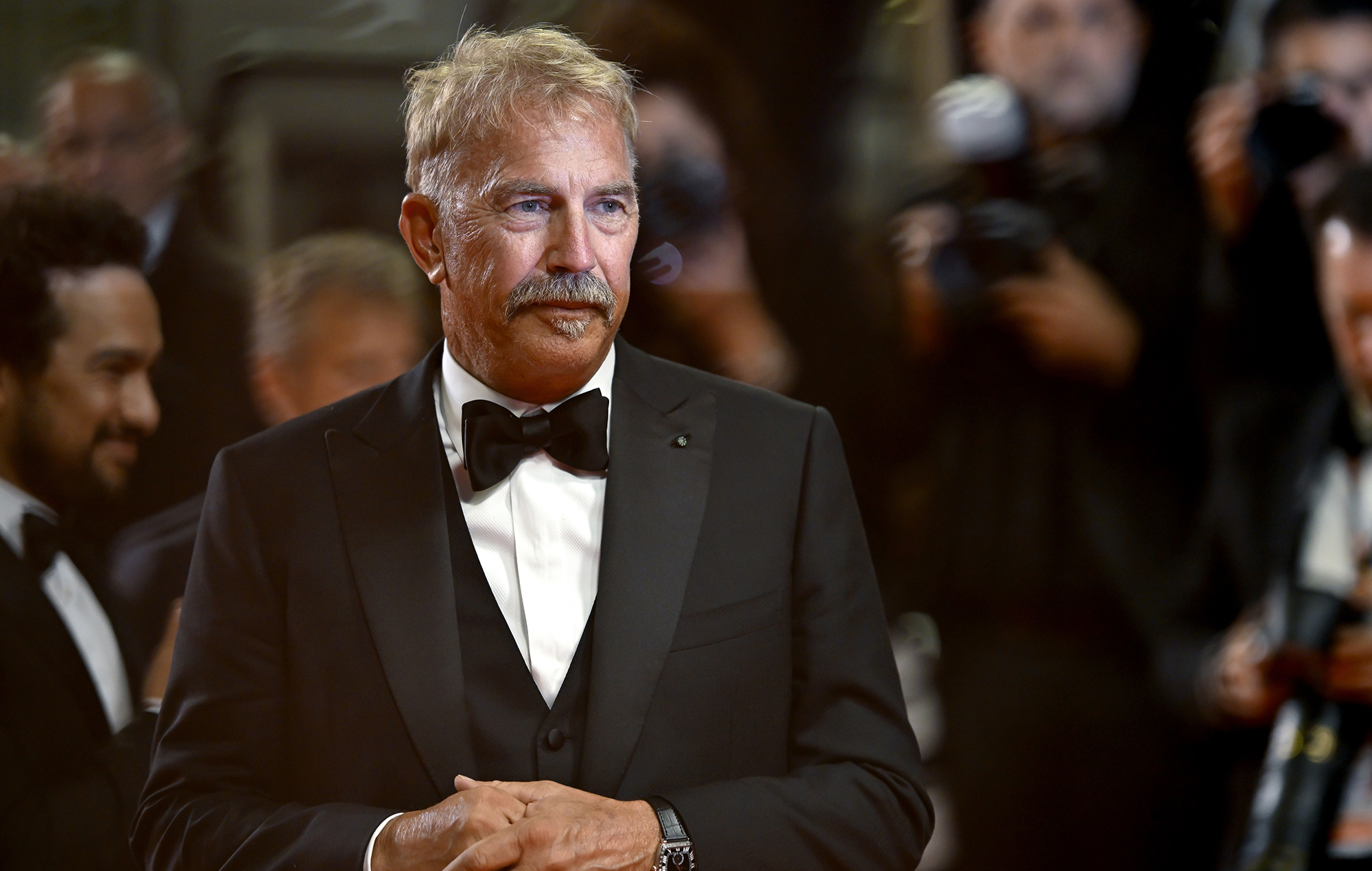 Kevin Costner llora durante la ovación de Cannes por su apasionado proyecto "Horizon".