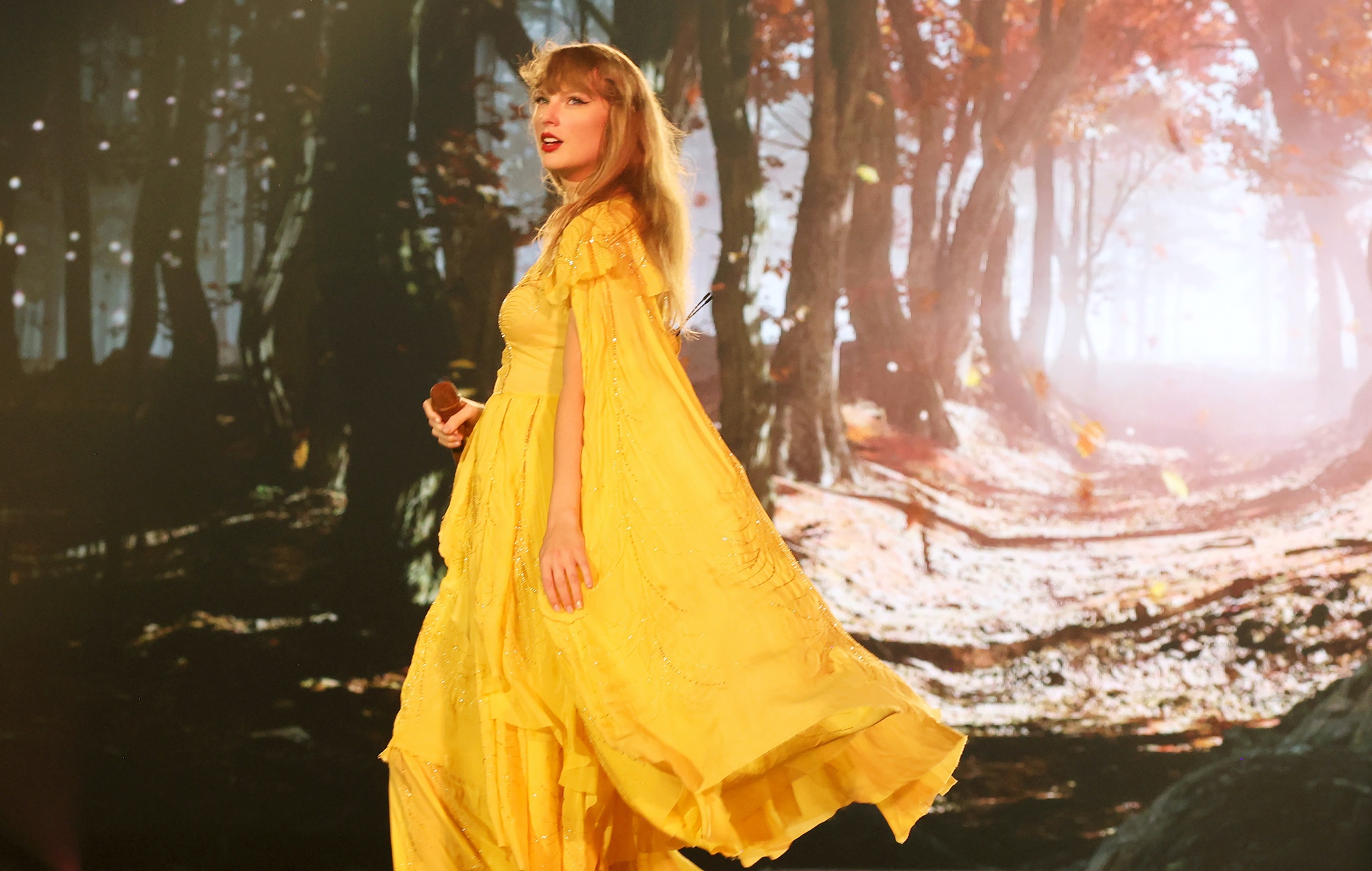 La sede de París dice que "se propusieron asientos alternativos pero se rechazaron" para los fans de Taylor Swift con su bebé en el suelo del foso