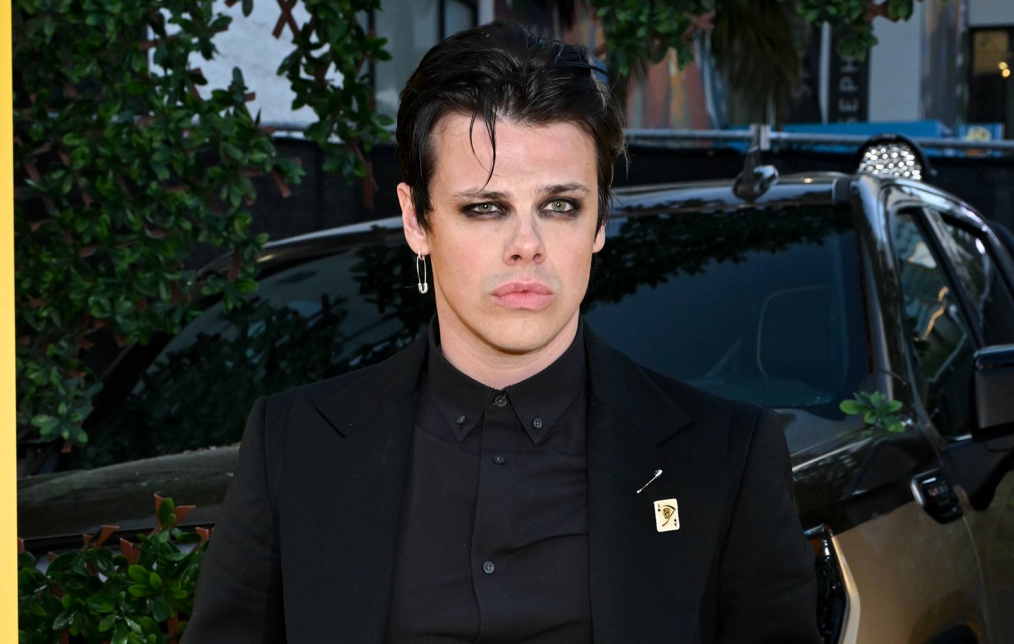 Mira cómo Yungblud versiona "I Was Made For Loving You" de KISS, de la banda sonora de "The Fall Guy".