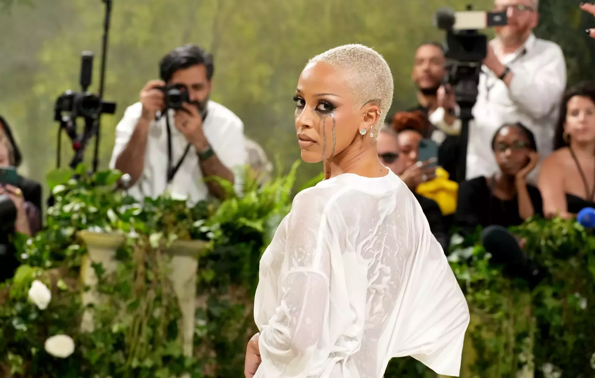 Retiran las Cadenas de Hades del torneo de 'Fortnite' tras la furia de Doja Cat contra el arma