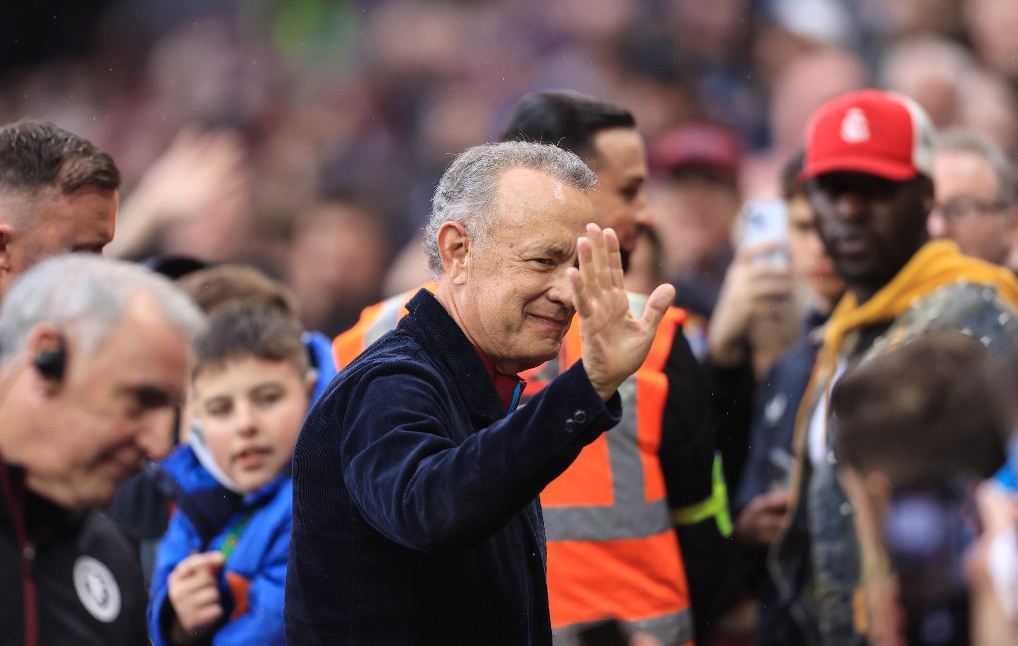 Tom Hanks ve a su equipo de fútbol favorito, el Aston Villa, en Birmingham