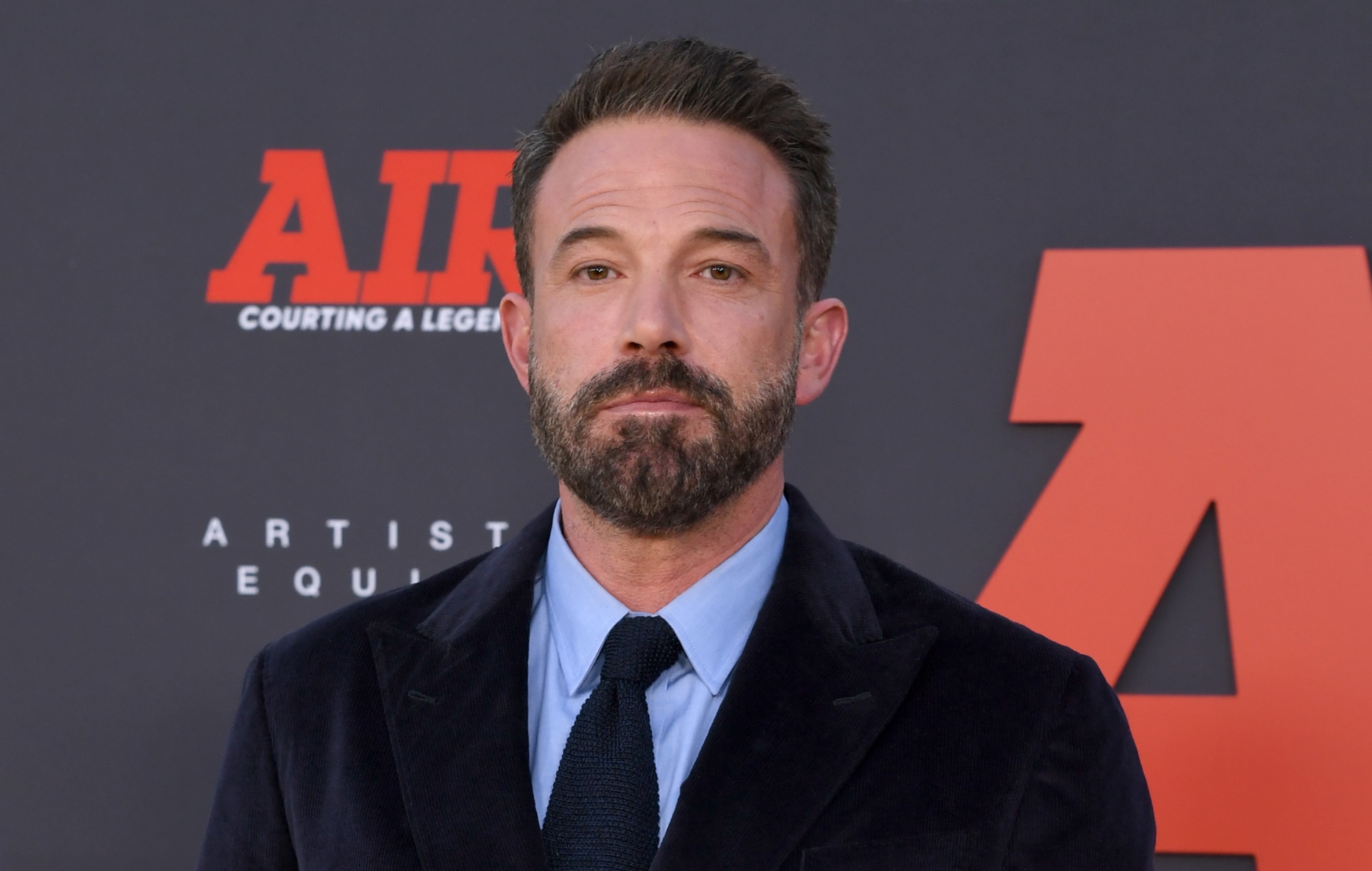 Ben Affleck sabe que todo el mundo piensa que parece disgustado en las fotos: "Tengo la cara dura de descanso"