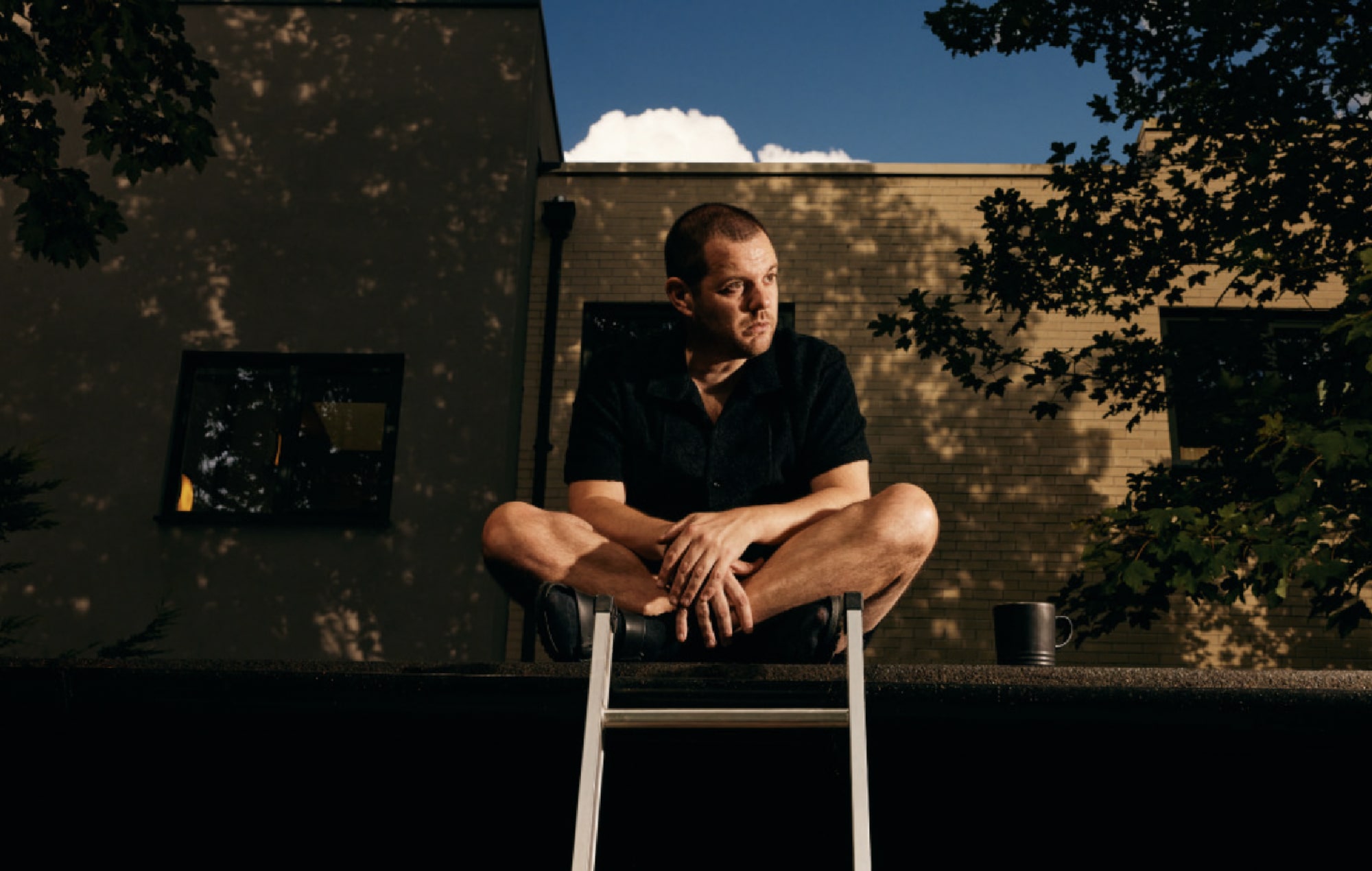 Escucha "End Of The Queue", el contemplativo nuevo single de The Streets