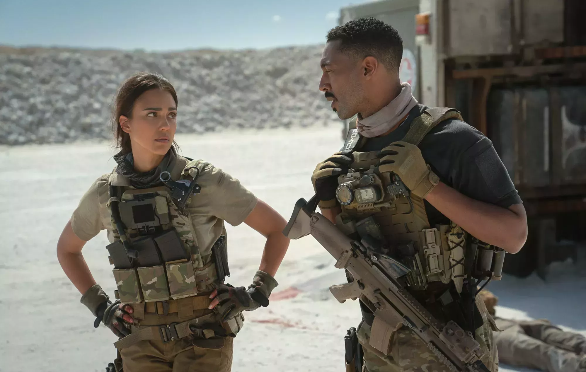 Explicado el final de 'Trigger Warning': ¿quién mató al padre de Parker?