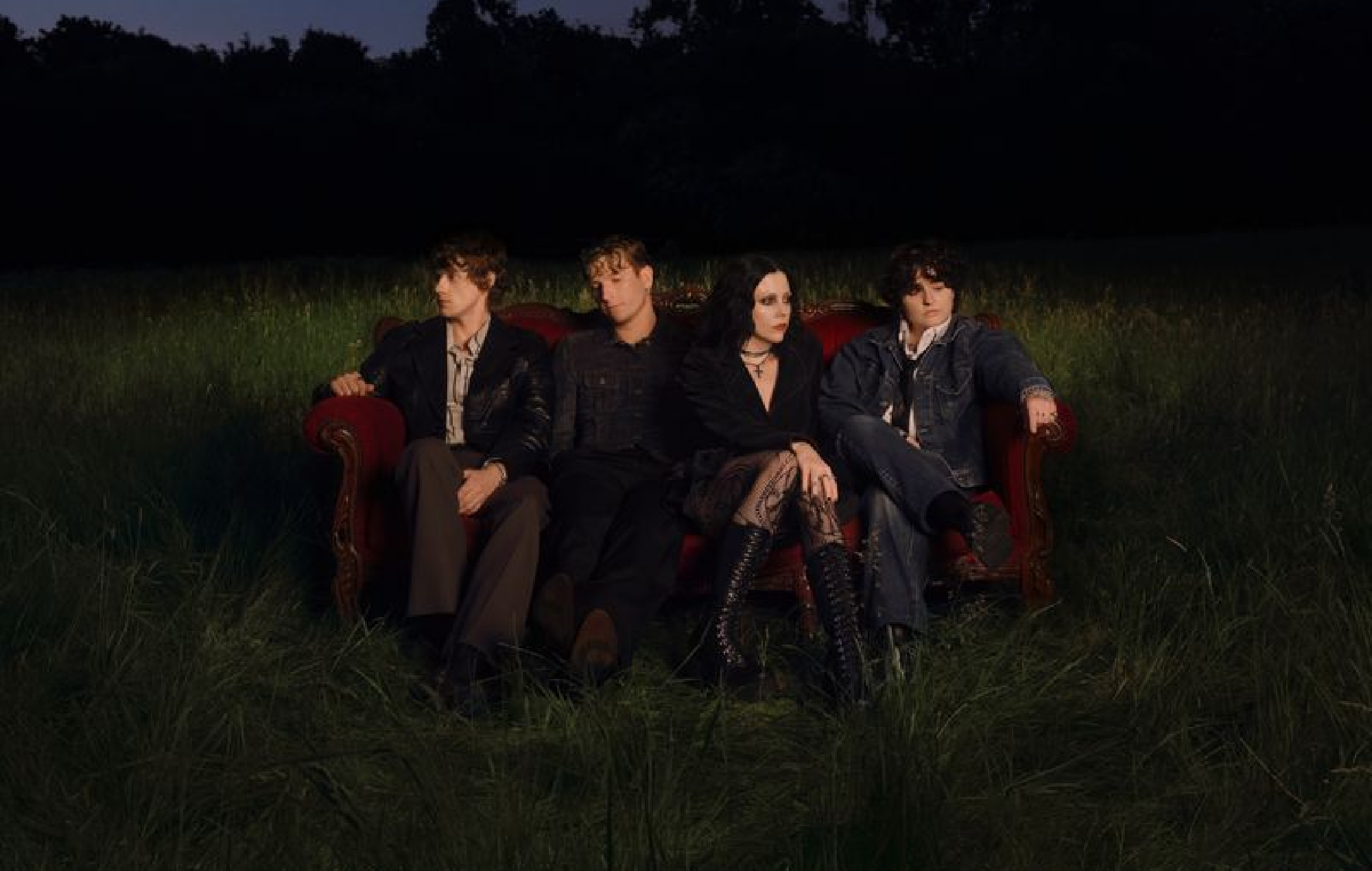 Pale Waves anuncia su nuevo álbum 'Smitten' con el ensoñador single 'Perfume'