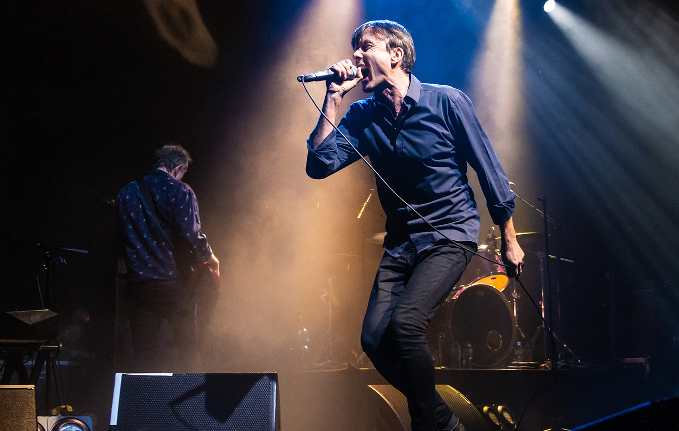 Suede estrena su nueva canción "Antidepressants" en la Isla de Wight 2024