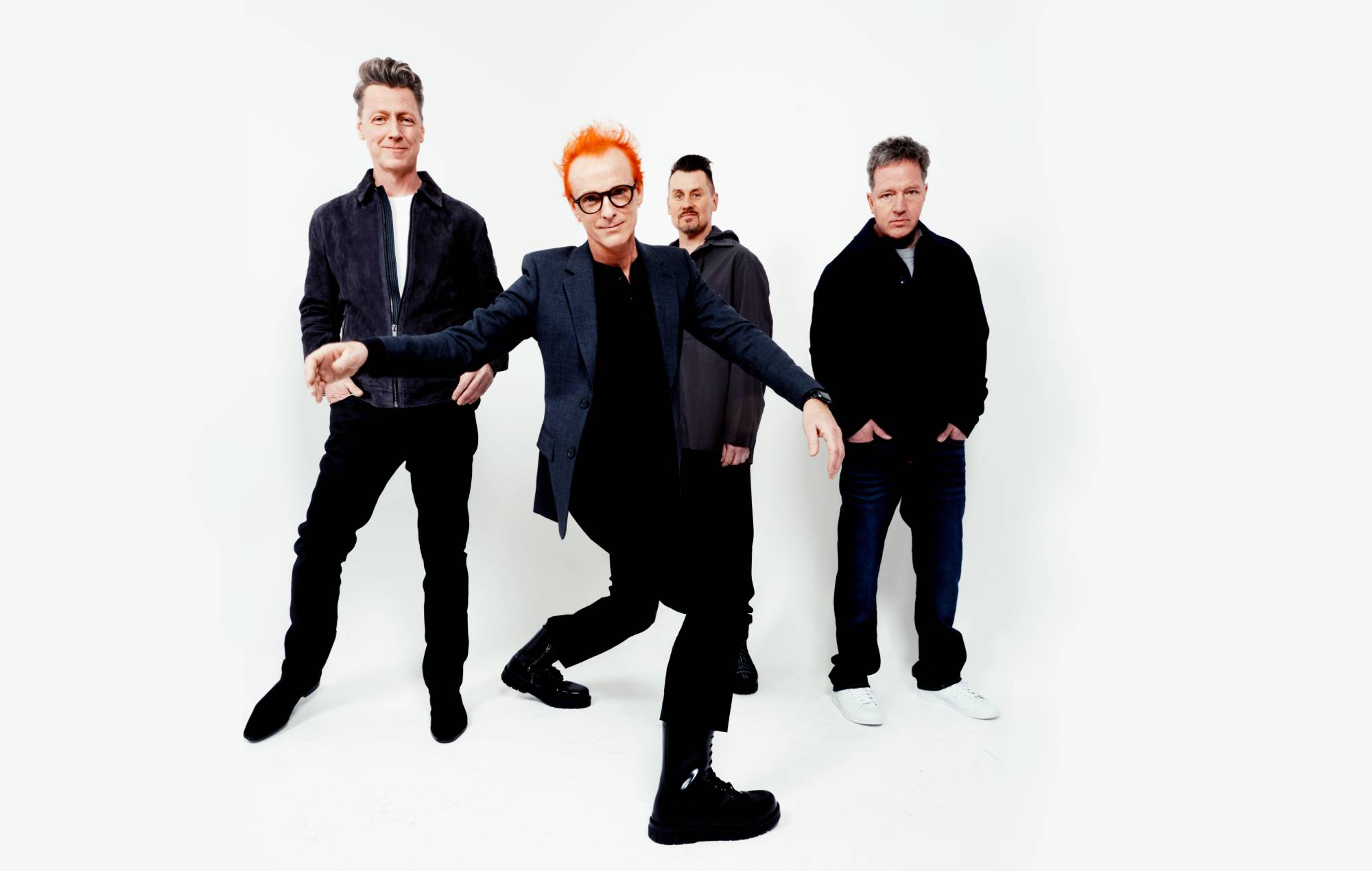 Travis comparte su delicado nuevo single "Bus" y anuncia gira por el Reino Unido para 2024