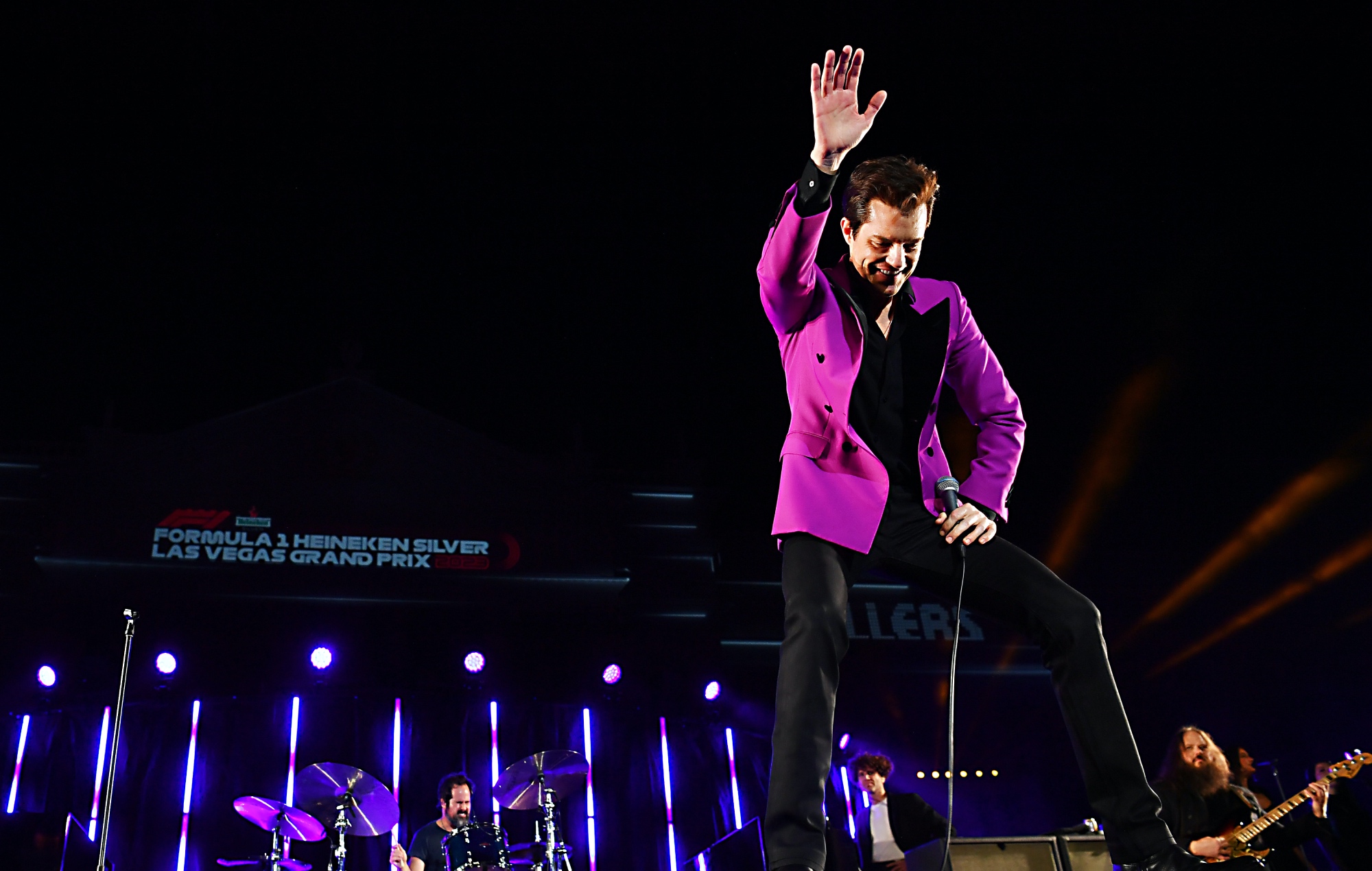 Un DJ cobra 1.000 libras a los asistentes a una discoteca por pedir "Mr Brightside" de The Killers