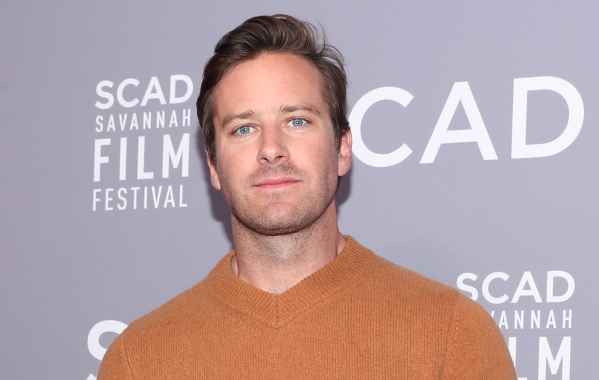 Armie Hammer "más feliz que nunca" tras las acusaciones de agresión sexual