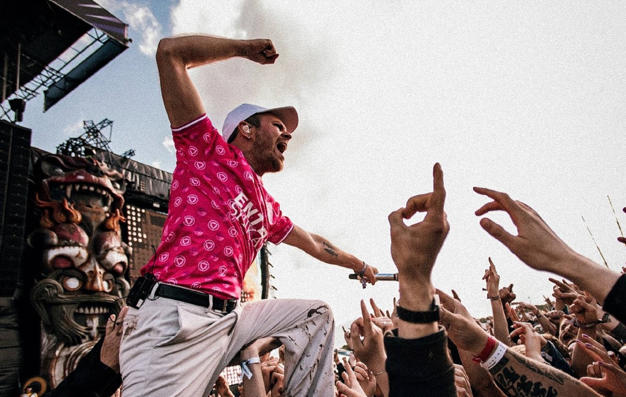 Enter Shikari presenta la nueva camiseta del St Albans FC tras renovar su patrocinio