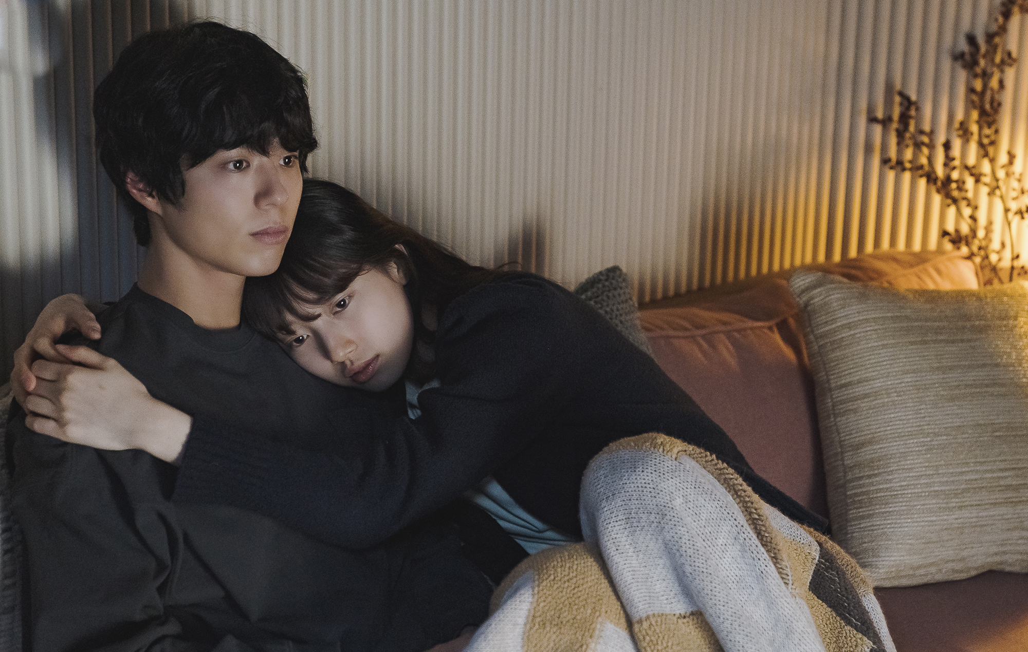 Mira el tráiler de "Wonderland" de Netflix, protagonizada por Bae Suzy, Park Bo-gum y más