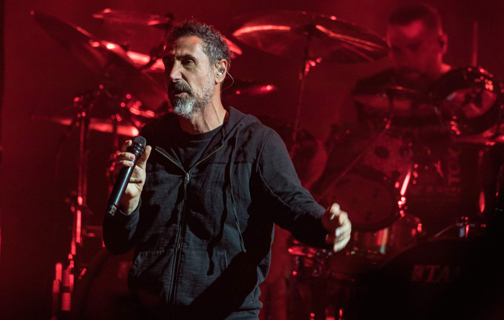 Serj Tankian "totalmente abierto" a que System Of A Down continúe con nuevo cantante: "Absolutamente"