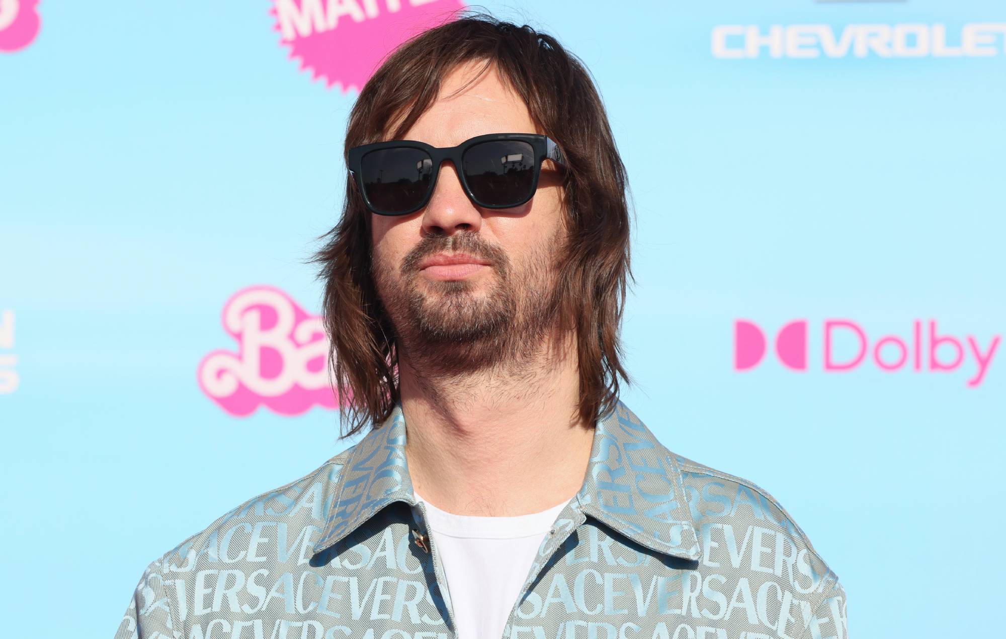 Tame Impala lanza una nueva colección de moda "psicodélica" con la marca A.P.C.