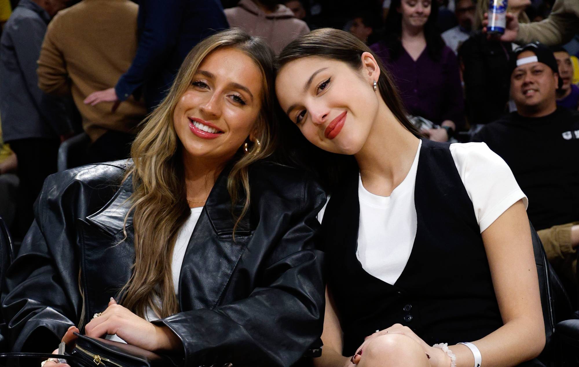 Tate McRae niega tener rencillas con Olivia Rodrigo: "Sólo somos amigos a los que nos gusta cantar"