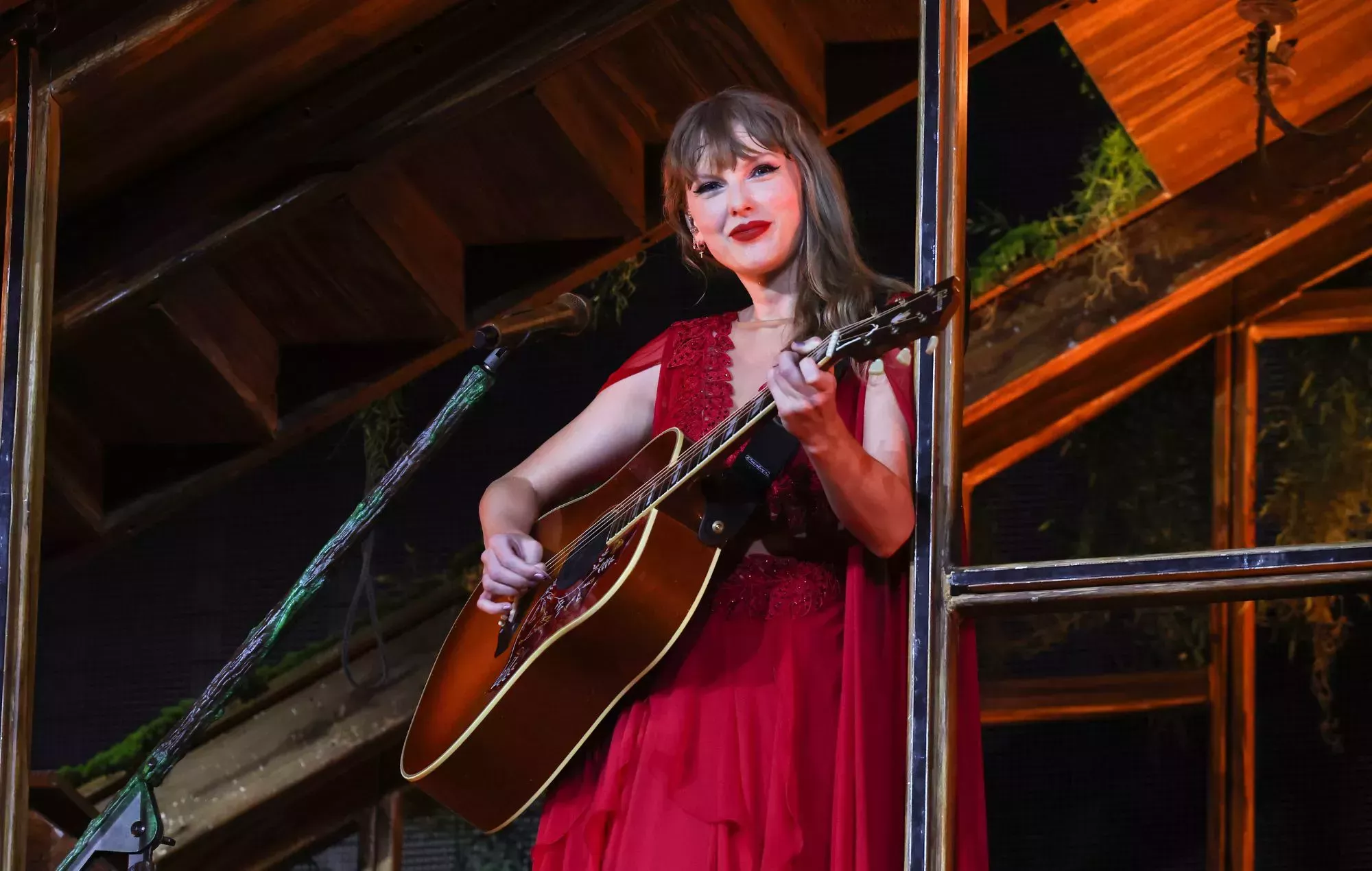 Taylor Swift debuta en directo con 