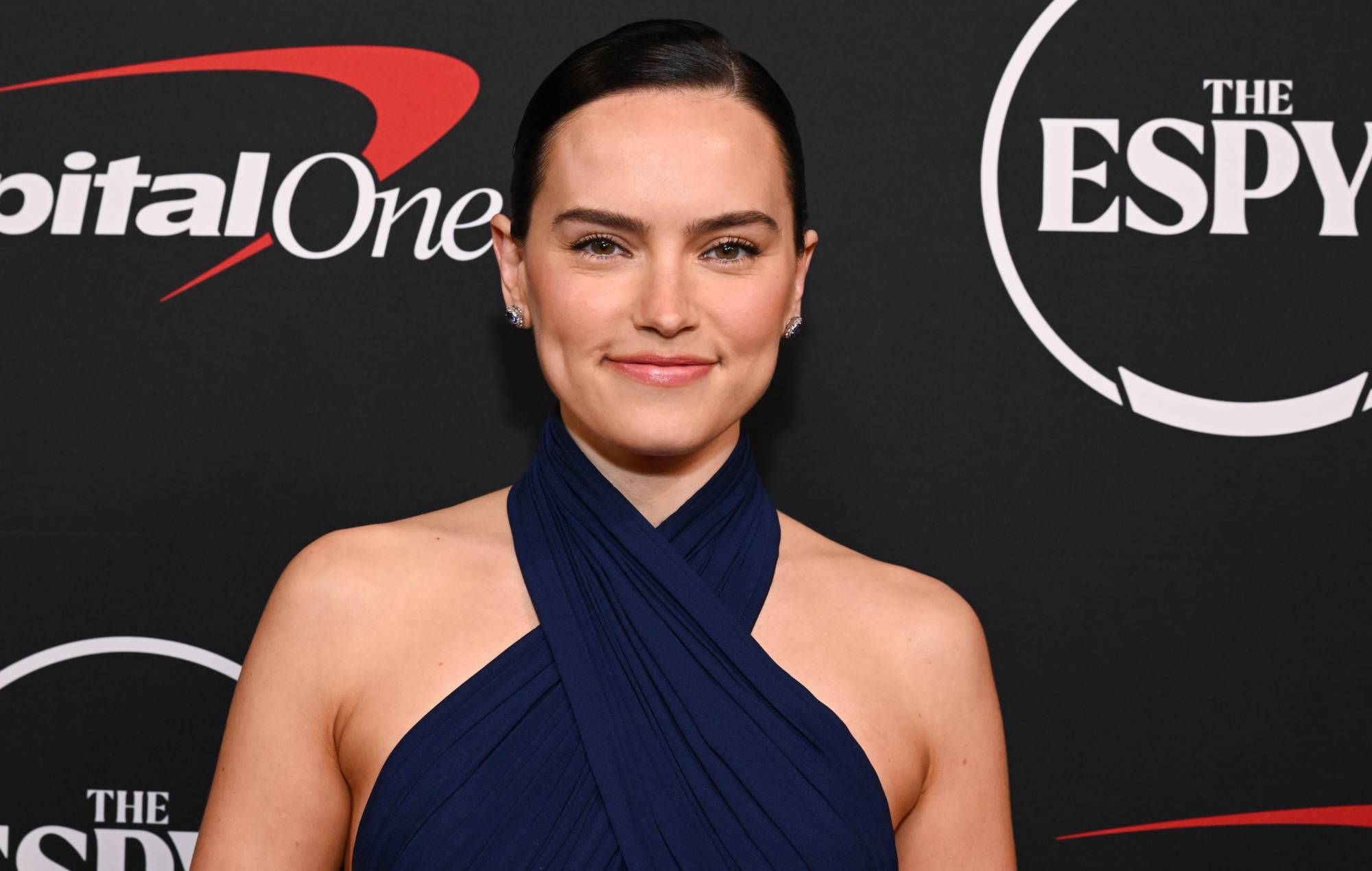 Daisy Ridley revela que le han diagnosticado la enfermedad de Graves