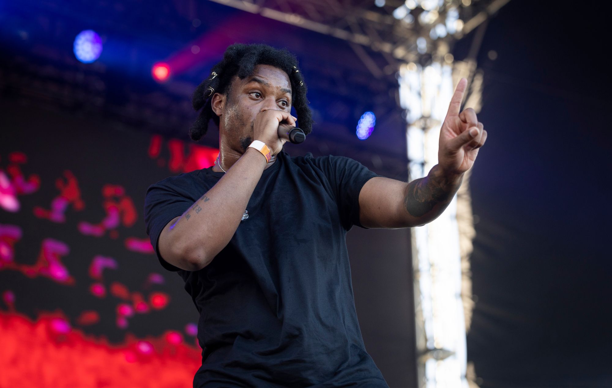 Denzel Curry se retira del concierto de KoRn en Londres, pero promete "compensaros en Reading &amp; Leeds"