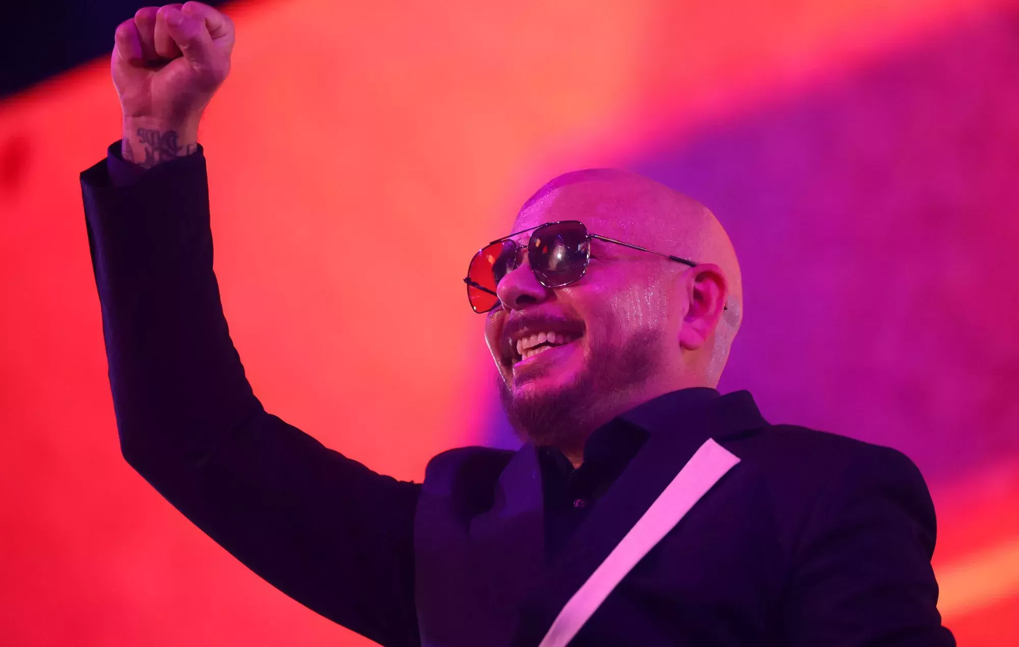 Pitbull compra los naming rights del estadio de la FIU, ahora llamado Pitbull Stadium: 