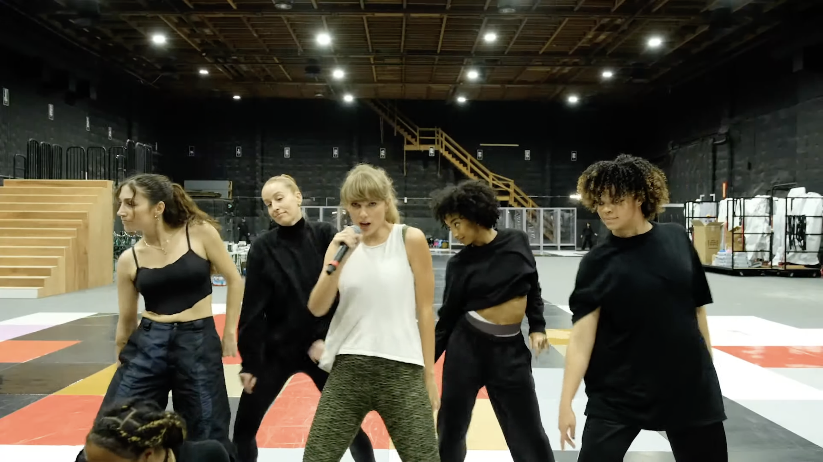 

	
		Taylor Swift estrena el videoclip de "I Can Do It With a Broken Heart" con imágenes entre bastidores de la gira Eras Tour
	
	