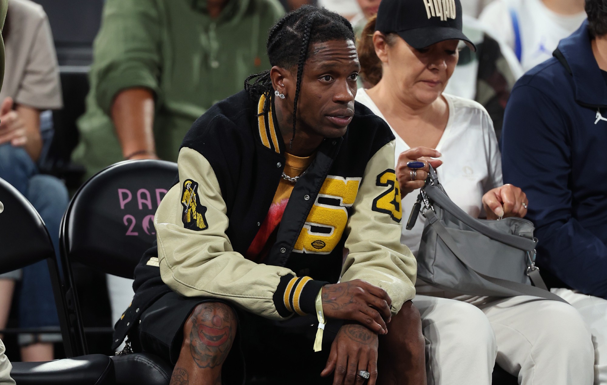 Travis Scott, en libertad bajo custodia policial tras su incidente en un hotel de París