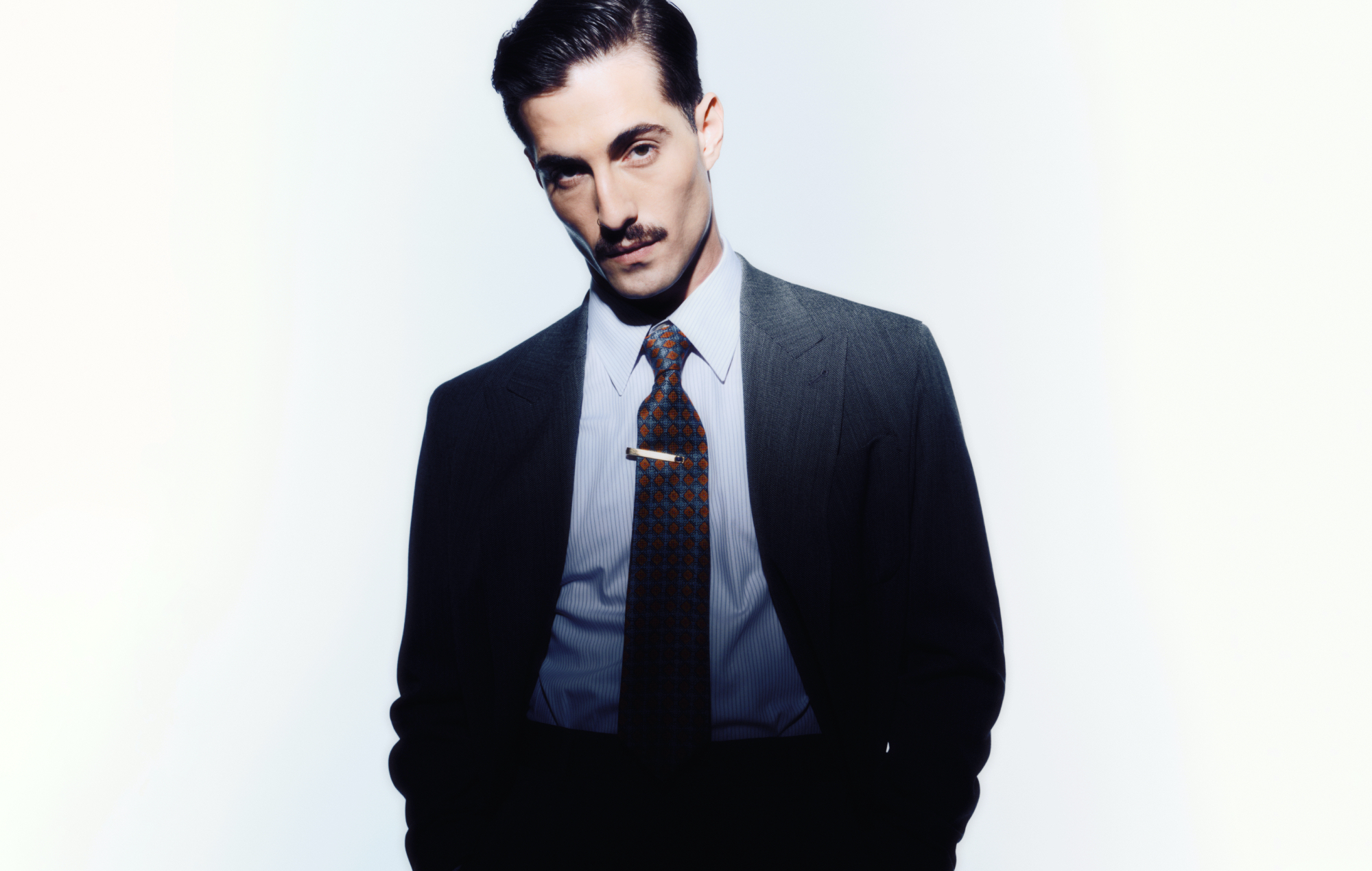 Damiano David, de Måneskin, anuncia su proyecto en solitario y el single de debut "Silverlines", producido por Labrinth