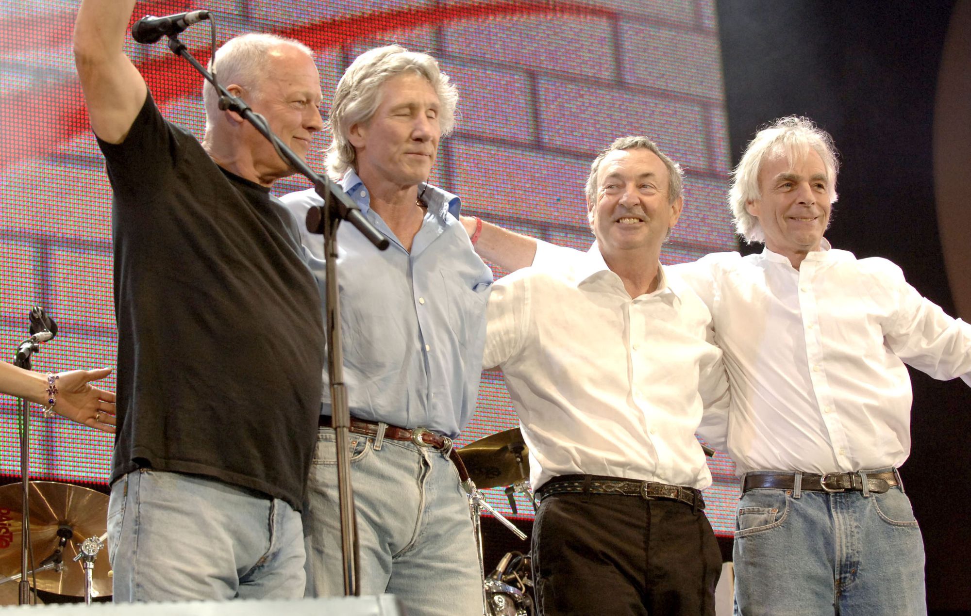 David Gilmour dice que sería un "sueño" vender el catálogo de Pink Floyd para salir del "baño de barro" con Roger Waters