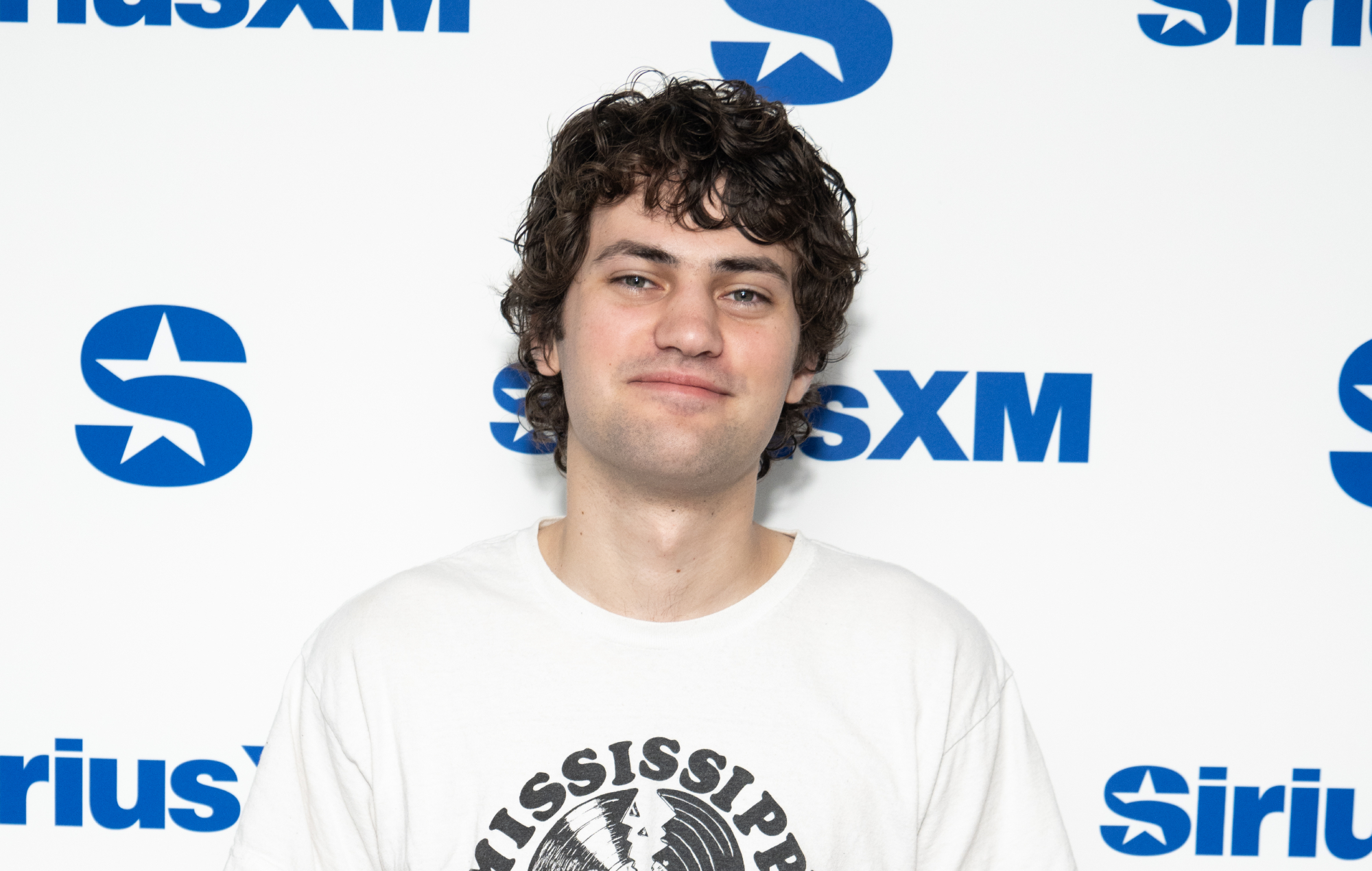 Echa un vistazo al sardónico nuevo single de MJ Lenderman, "Wristwatch".