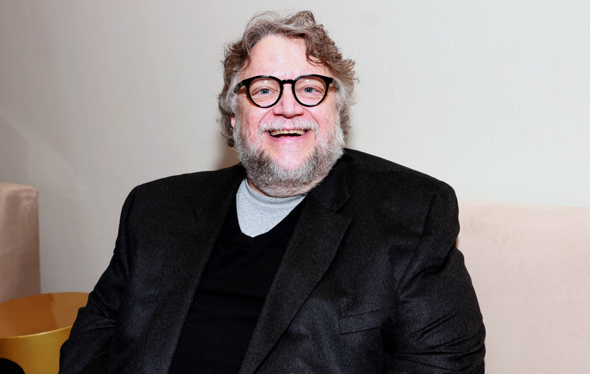 Guillermo del Toro sobre la IA: "Puede hacer salvapantallas semicompulsivos y ya está"