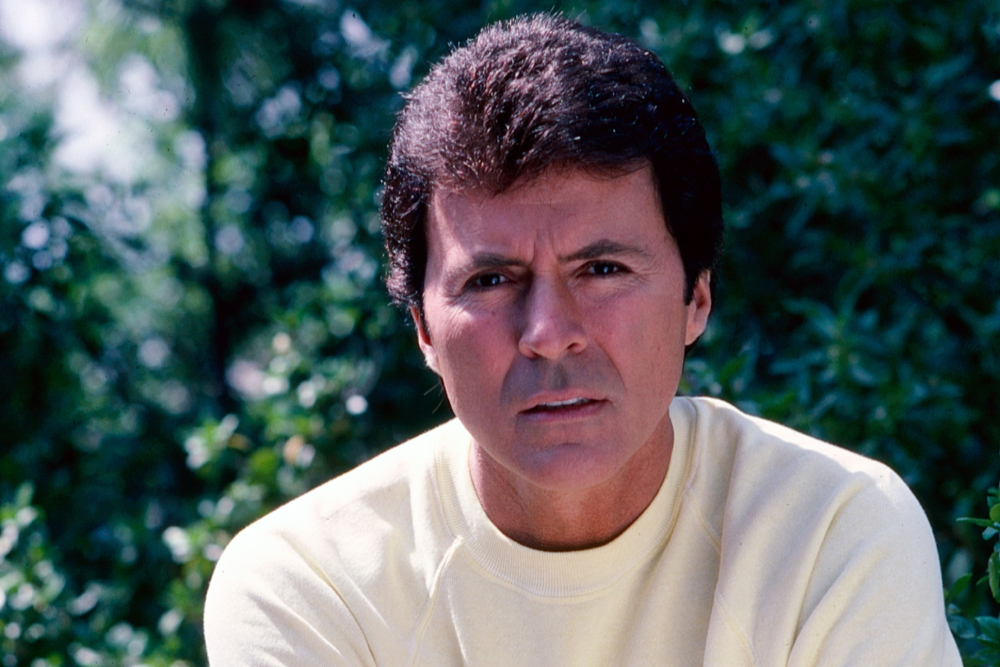 

	
		James Darren, actor de "Gidget", cantante y director, muere a los 88 años
	
	