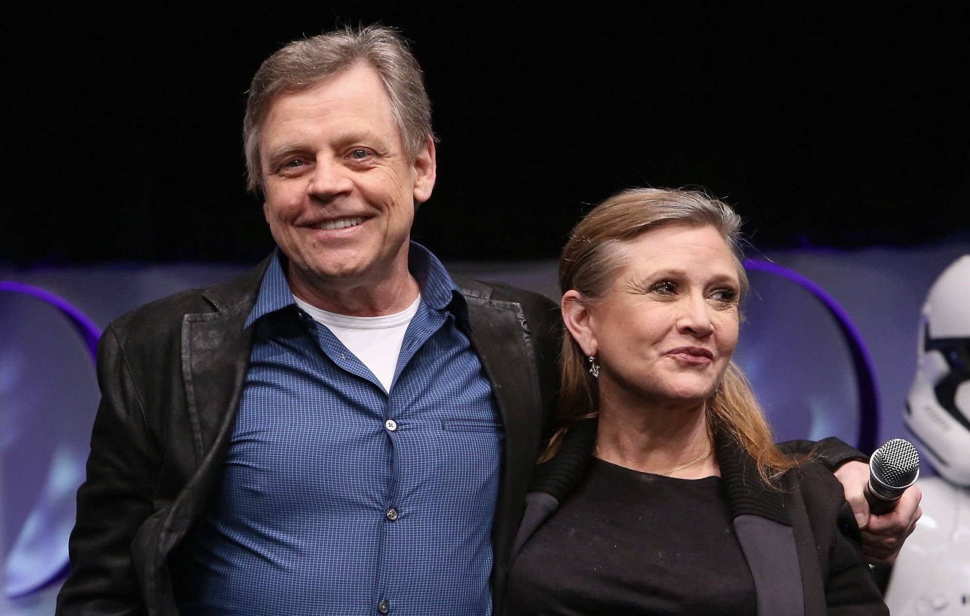 Mark Hamill dice que "aún no ha superado" la muerte de Carrie Fisher