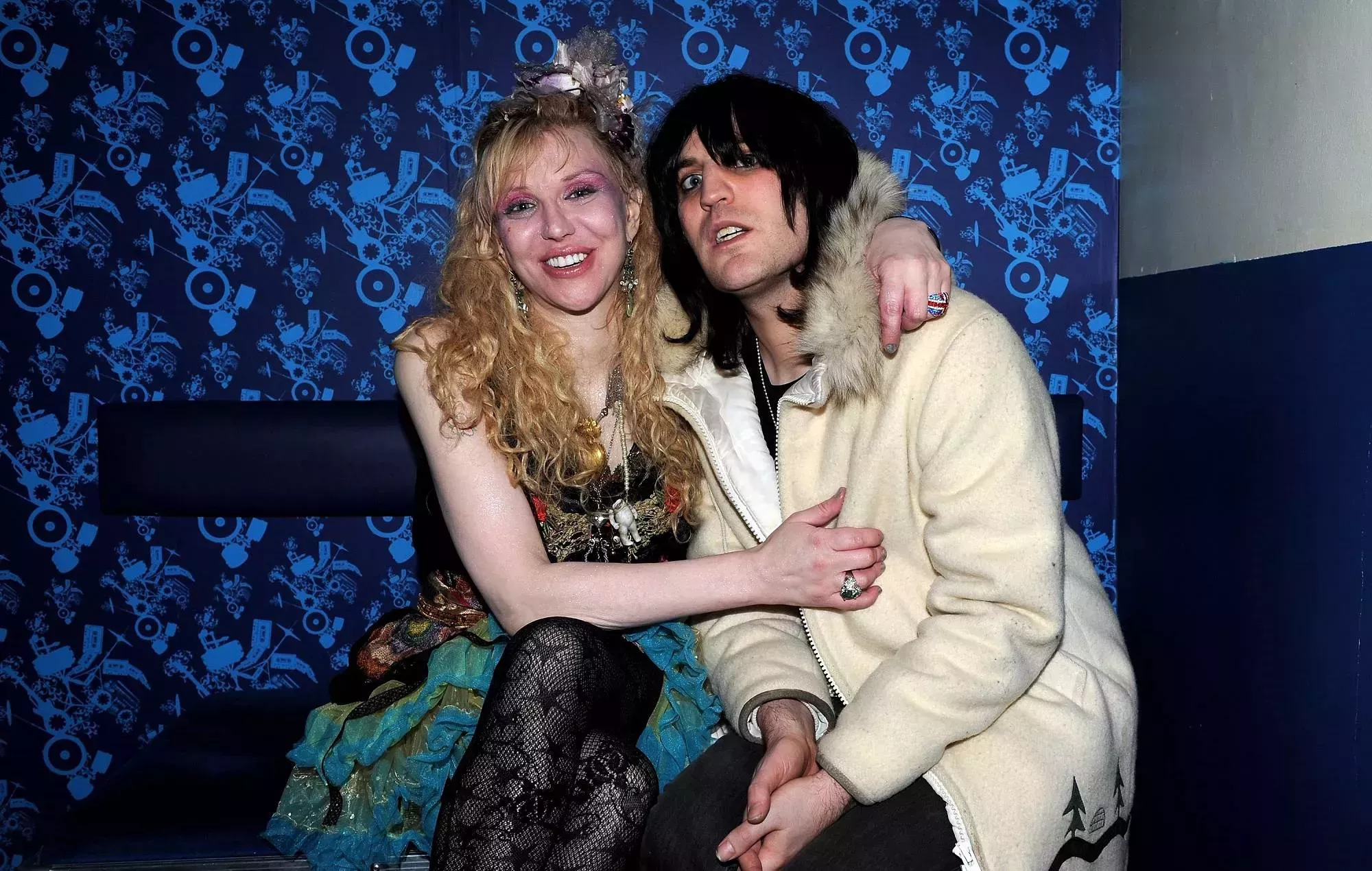Noel Fielding recuerda sus días de juerga con Courtney Love en la década de 2000