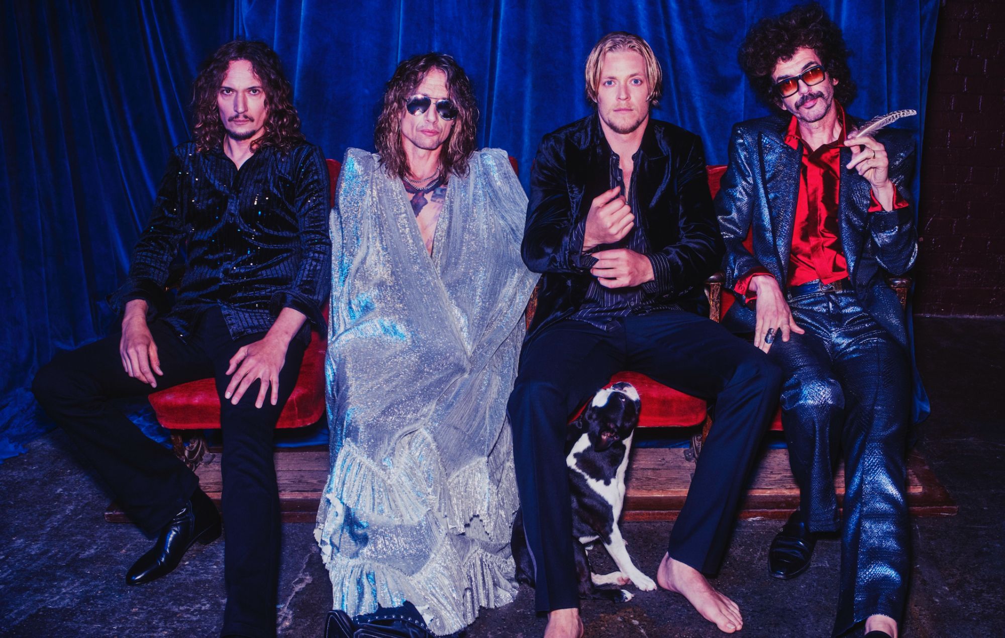 The Darkness anuncia su nuevo álbum "Dreams On Toast" y su gira británica 2025, que incluye un concierto en Wembley con Ash. 