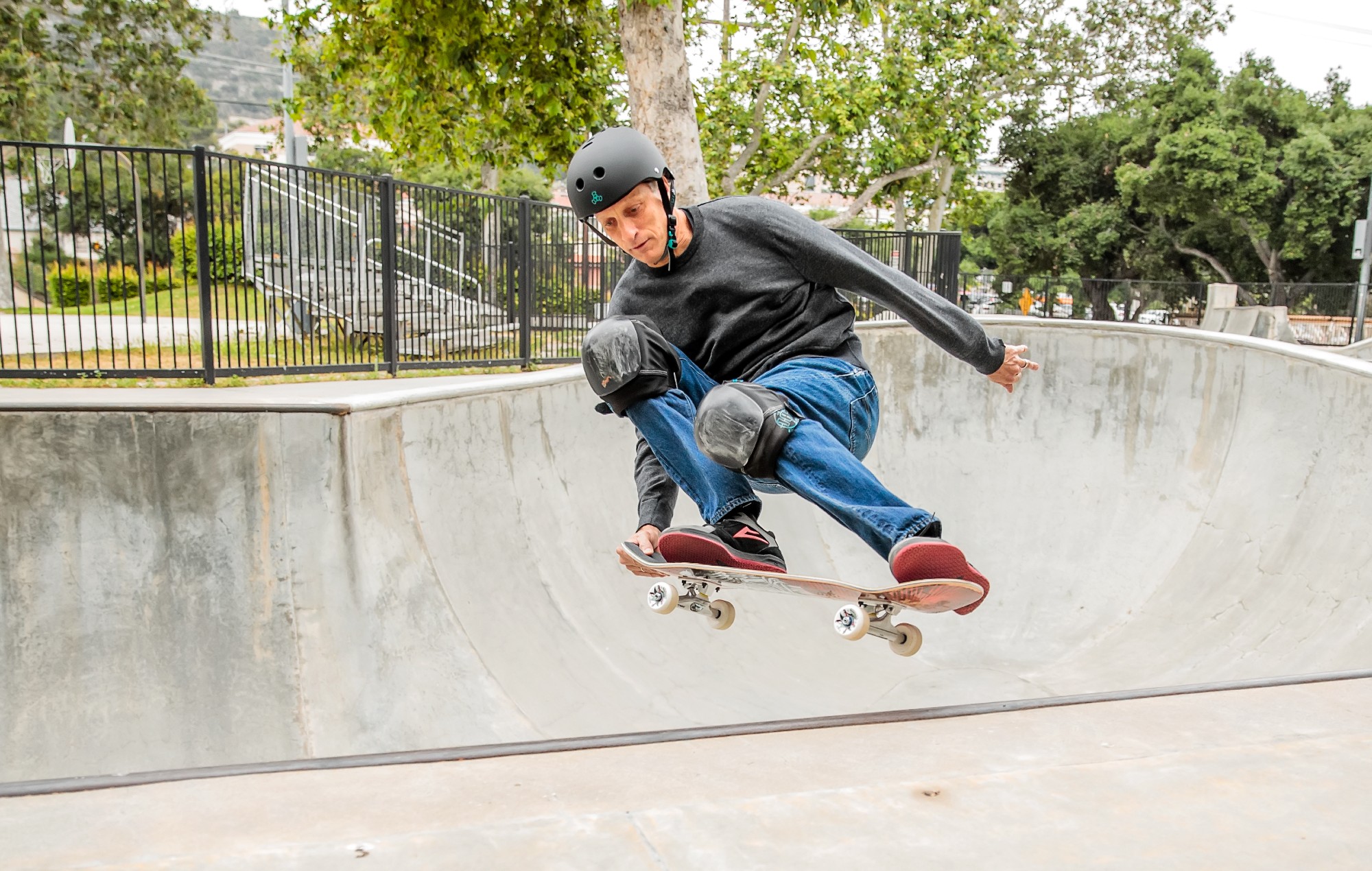 Tony Hawk celebra el 25 aniversario de 'Pro Skater' y promete que la serie tiene "futuro"