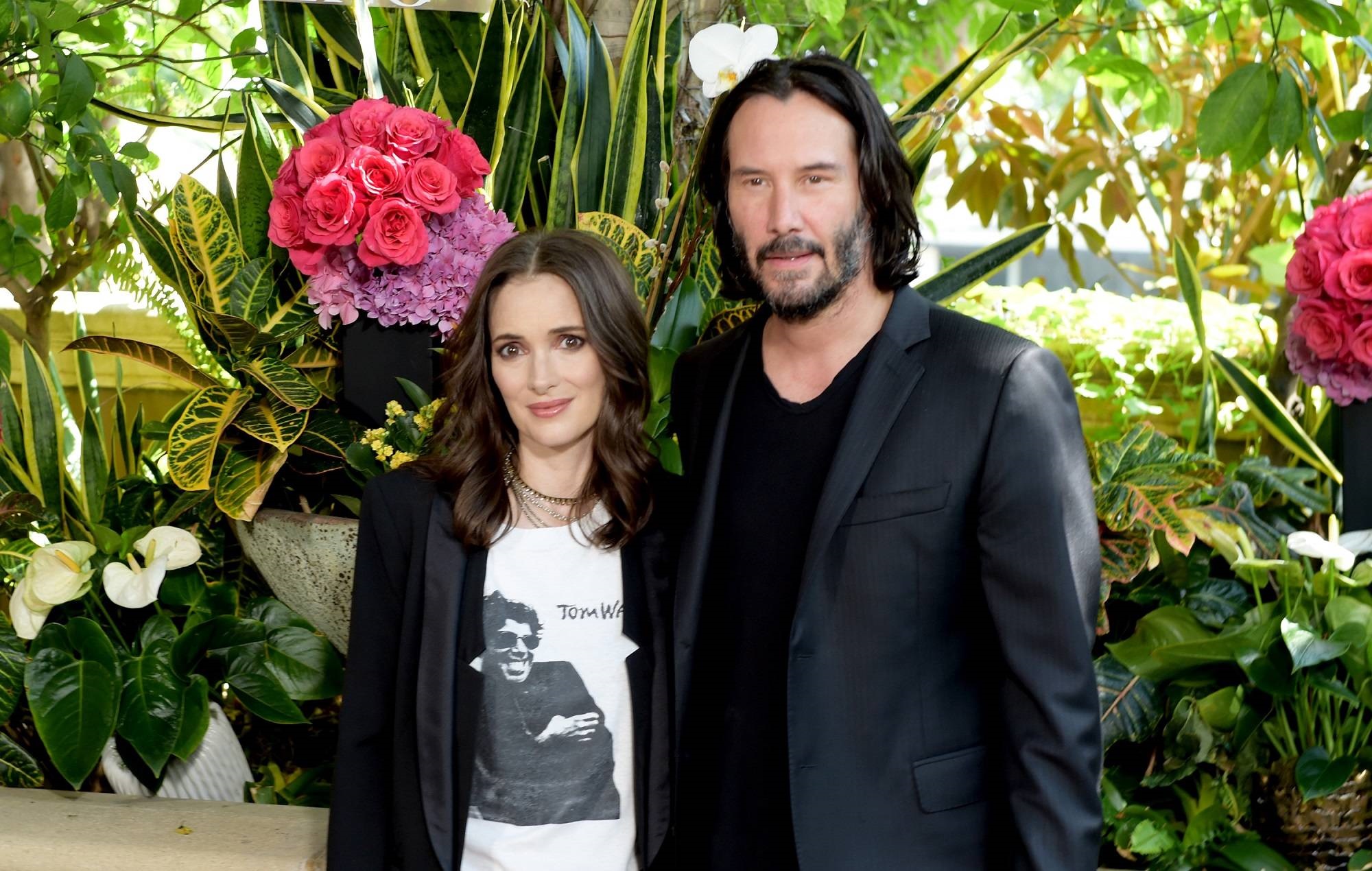 Winona Ryder y Keanu Reeves siguen llamándose marido y mujer por SMS