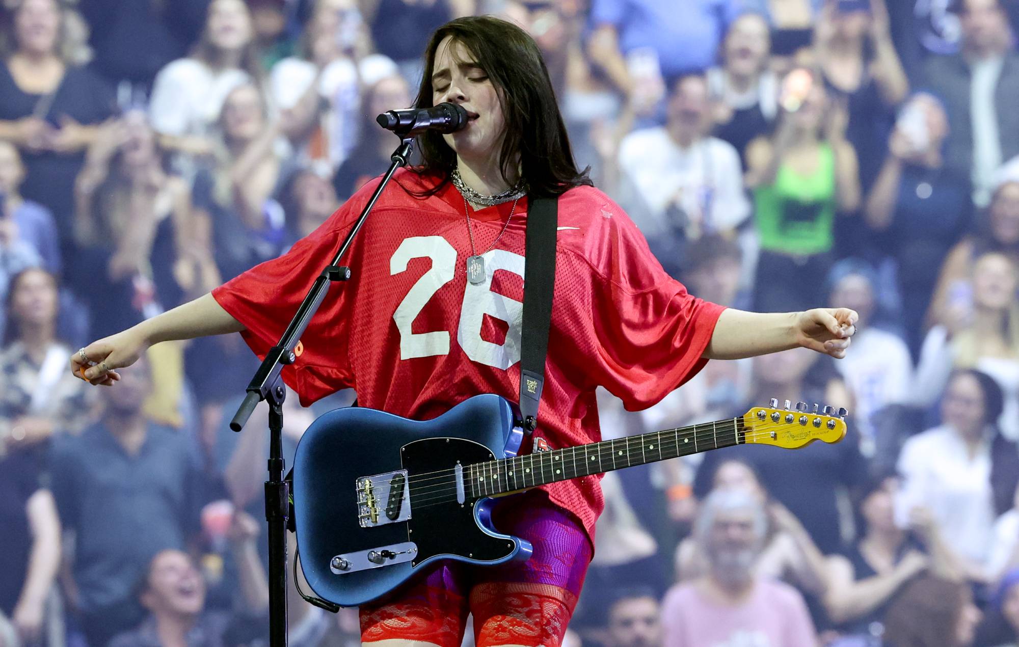 Billie Eilish estrena los temas de "HIT ME HARD AND SOFT" y rockea con "Happier Than Ever" en el inicio de su gira mundial en Quebec